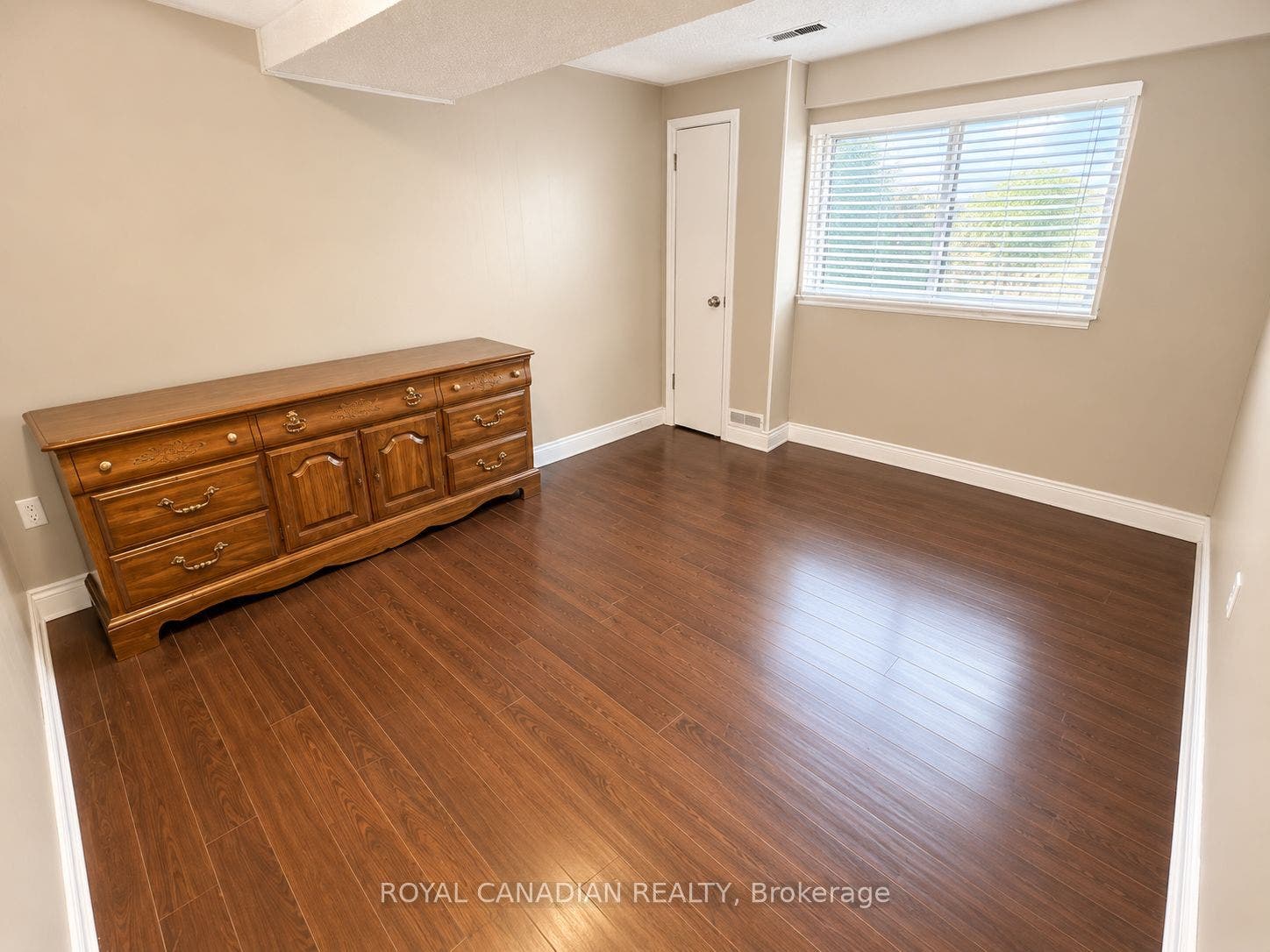36 Maplegrove Avenue, Bradford West Gwillimbury, Simcoe ON L3Z 1S1