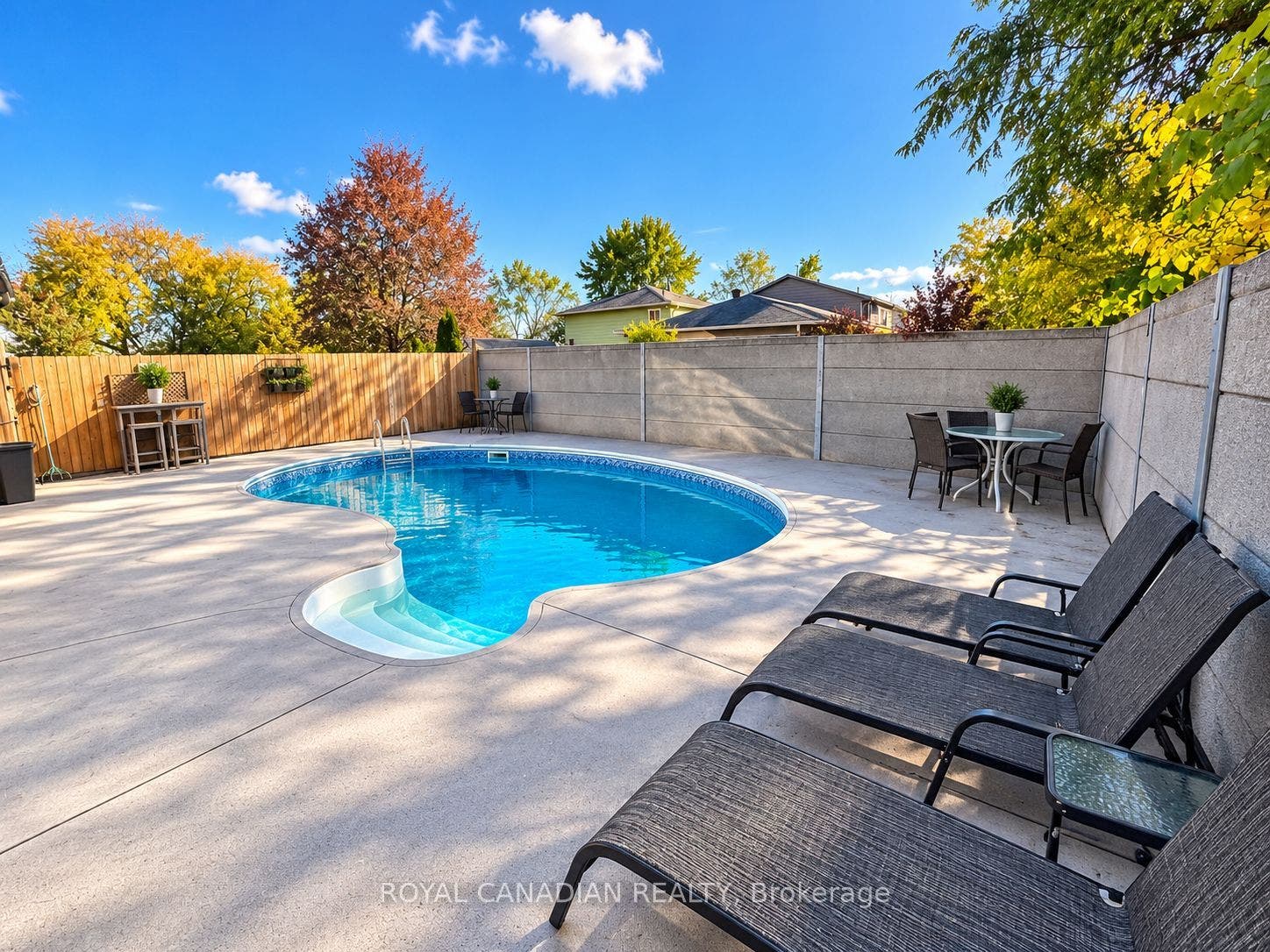 36 Maplegrove Avenue, Bradford West Gwillimbury, Simcoe ON L3Z 1S1