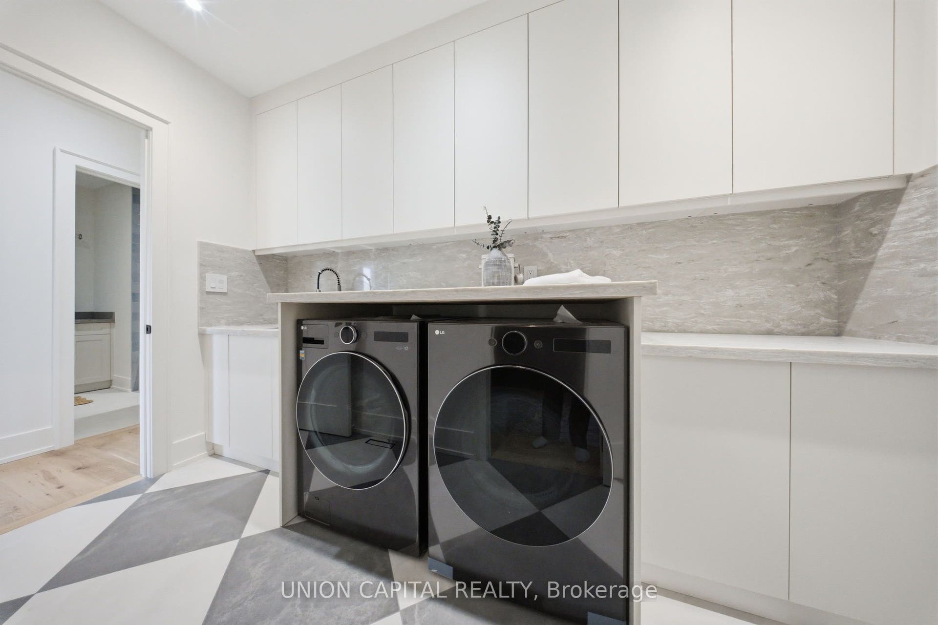 106 Hawthorn Avenue, Whitchurch-Stouffville, York ON L4A 4S9