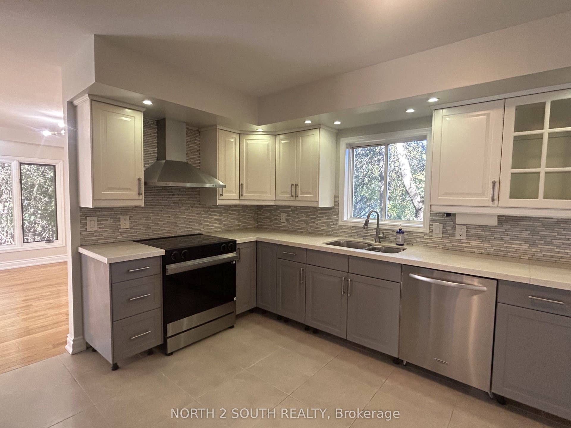 610 Sunset Beach Road, Richmond Hill, York ON L4E 3J6