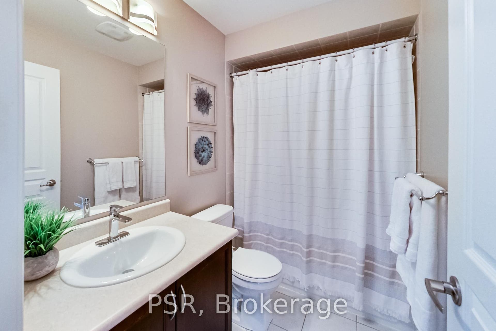 2nd Floor Main Bathroom