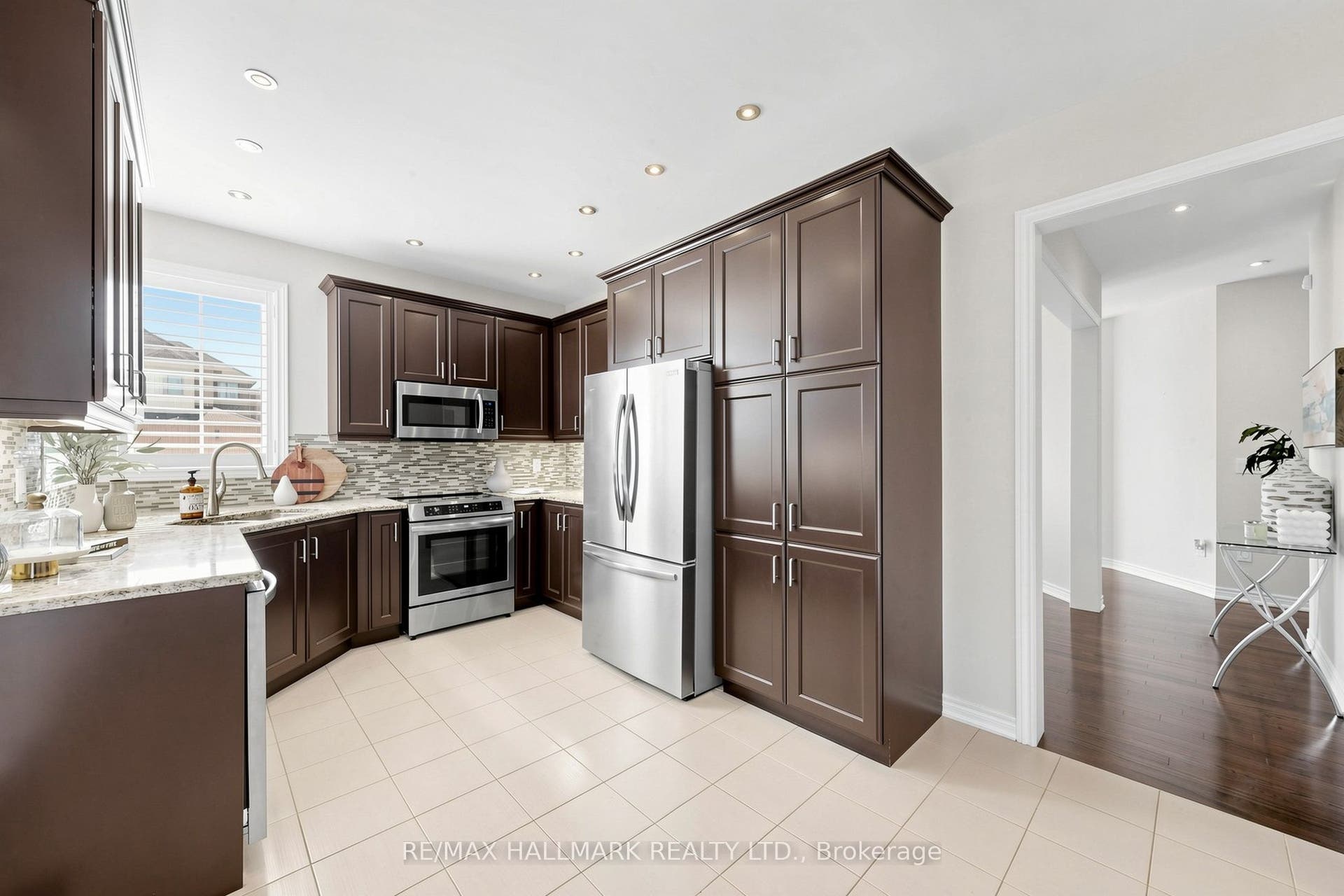 1 Bassview Court, Richmond Hill, York ON L4E 0M3