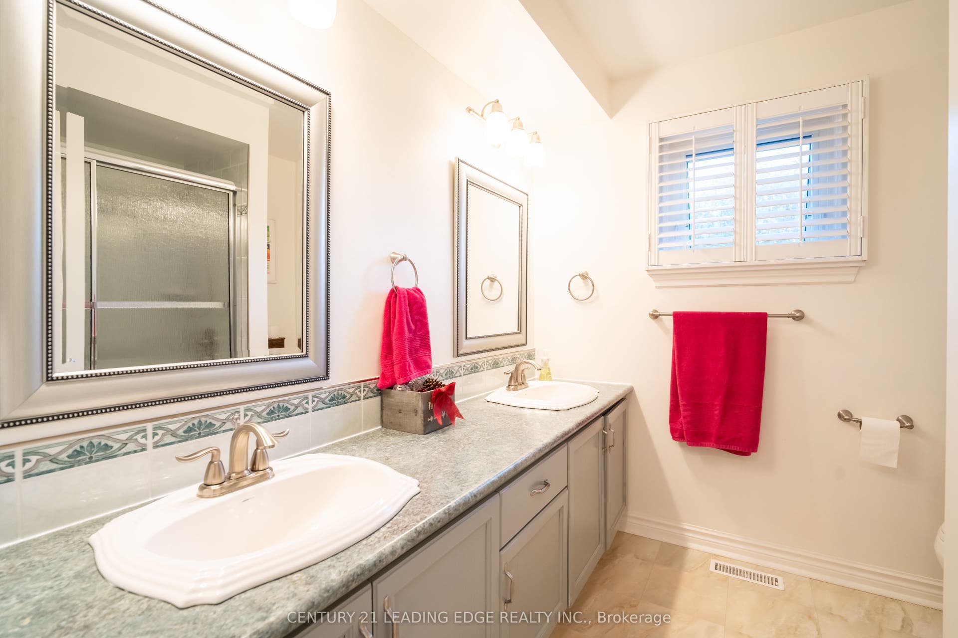 53 McClenny Drive, Aurora, York ON L4G 5P5