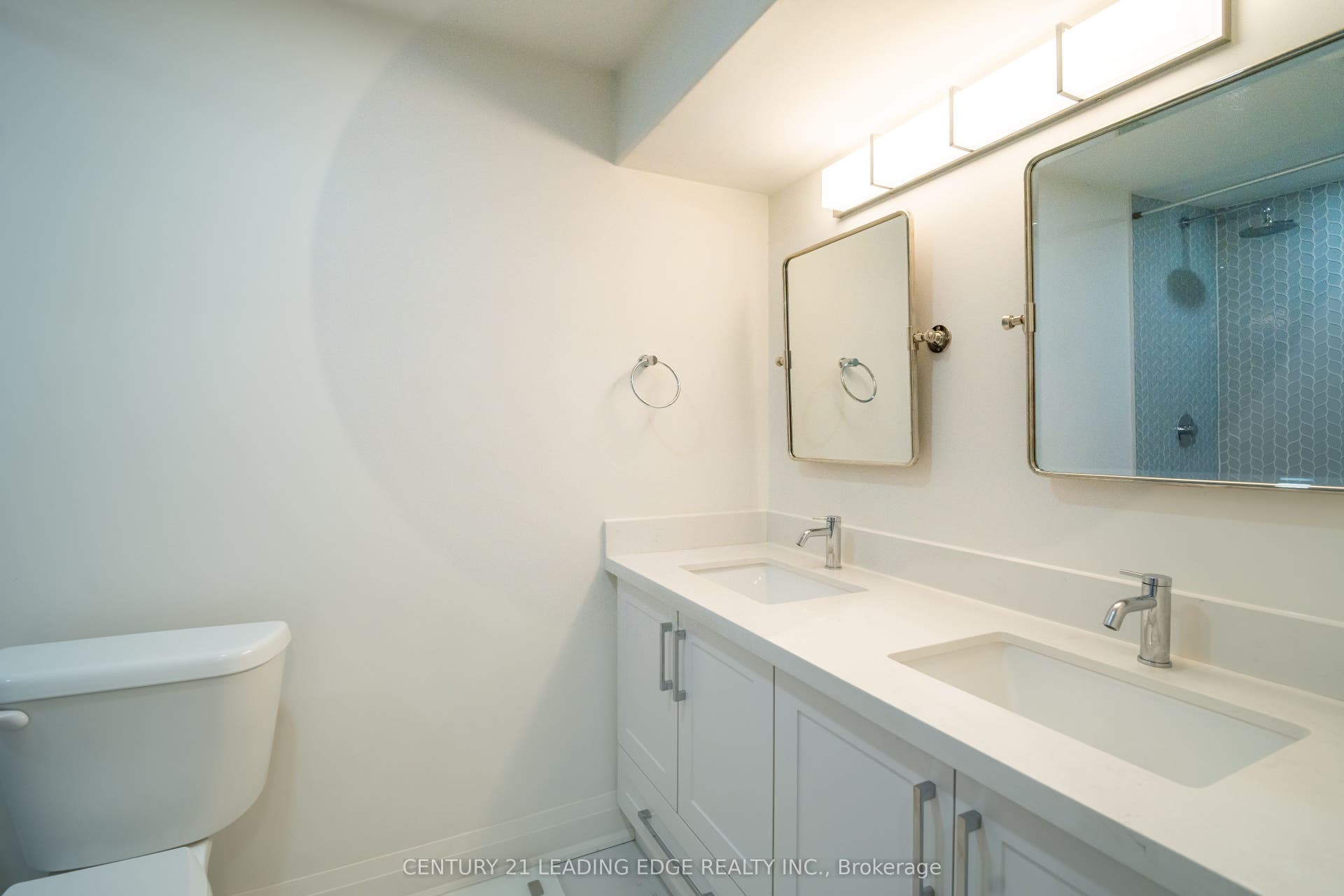 53 McClenny Drive, Aurora, York ON L4G 5P5