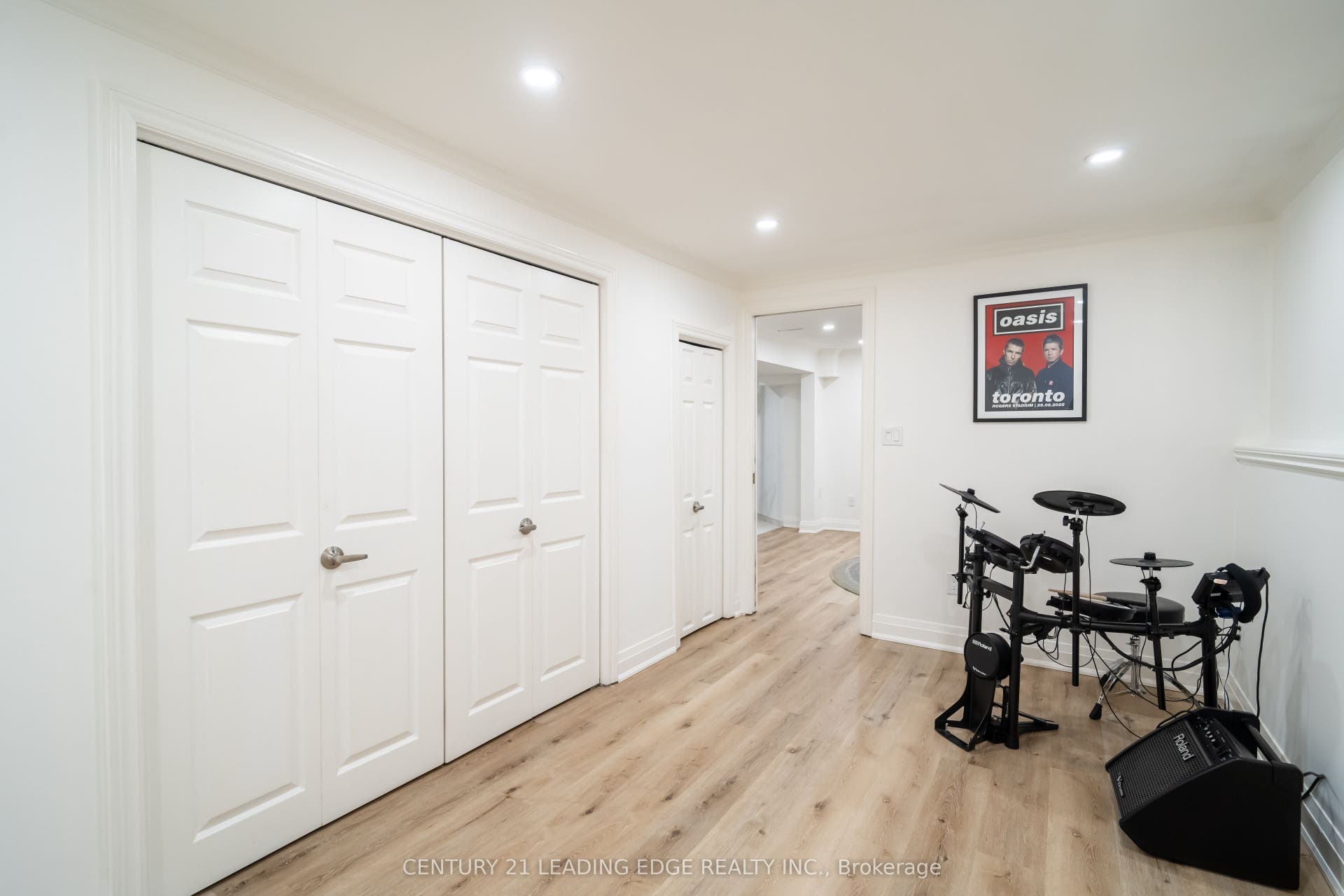 53 McClenny Drive, Aurora, York ON L4G 5P5