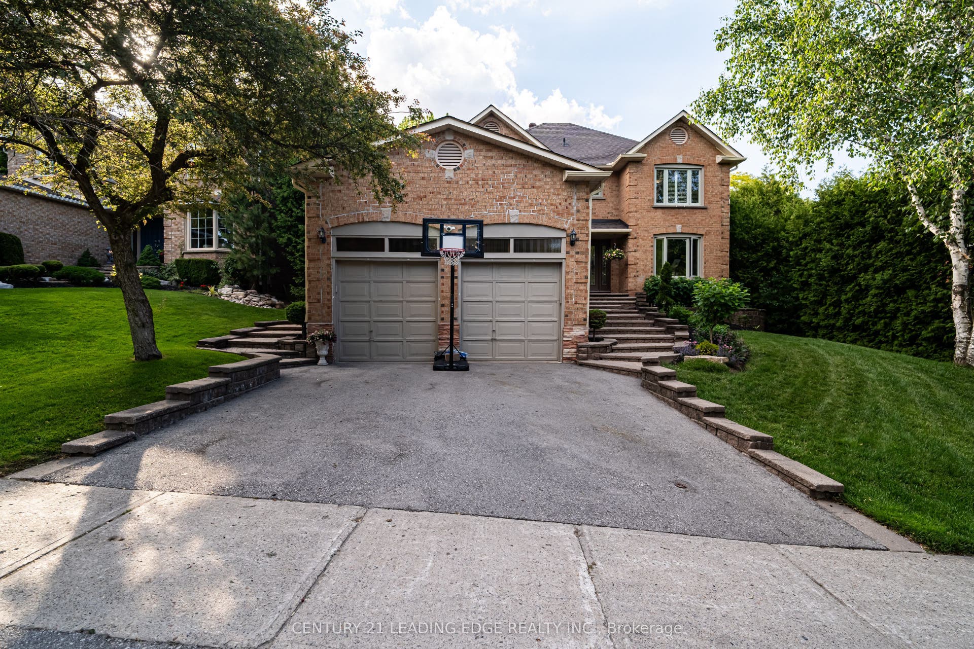53 McClenny Drive, Aurora, York ON L4G 5P5