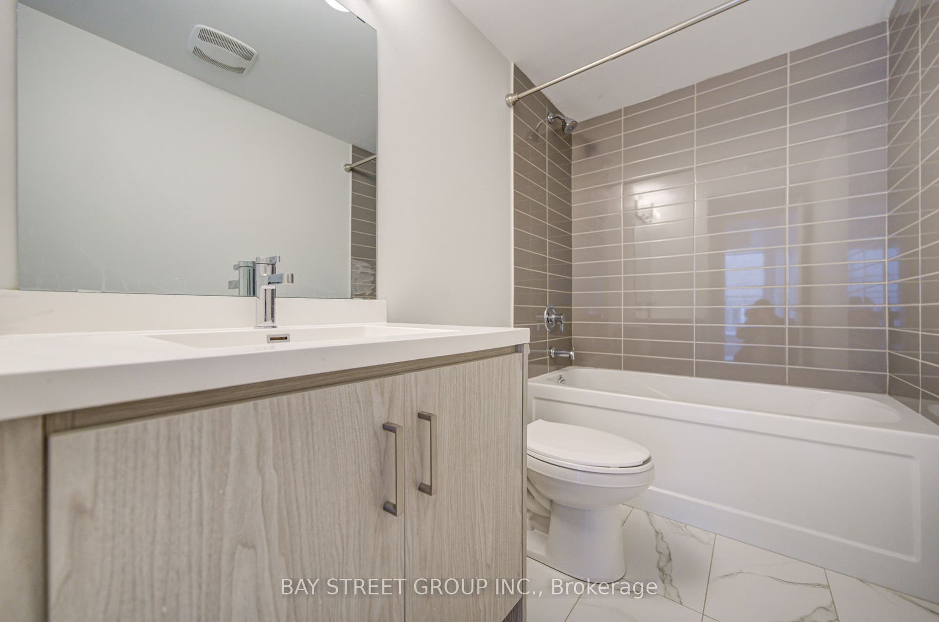 11 Honeycrisp Crescent, #TH3, Vaughan, York ON L4K 0N6