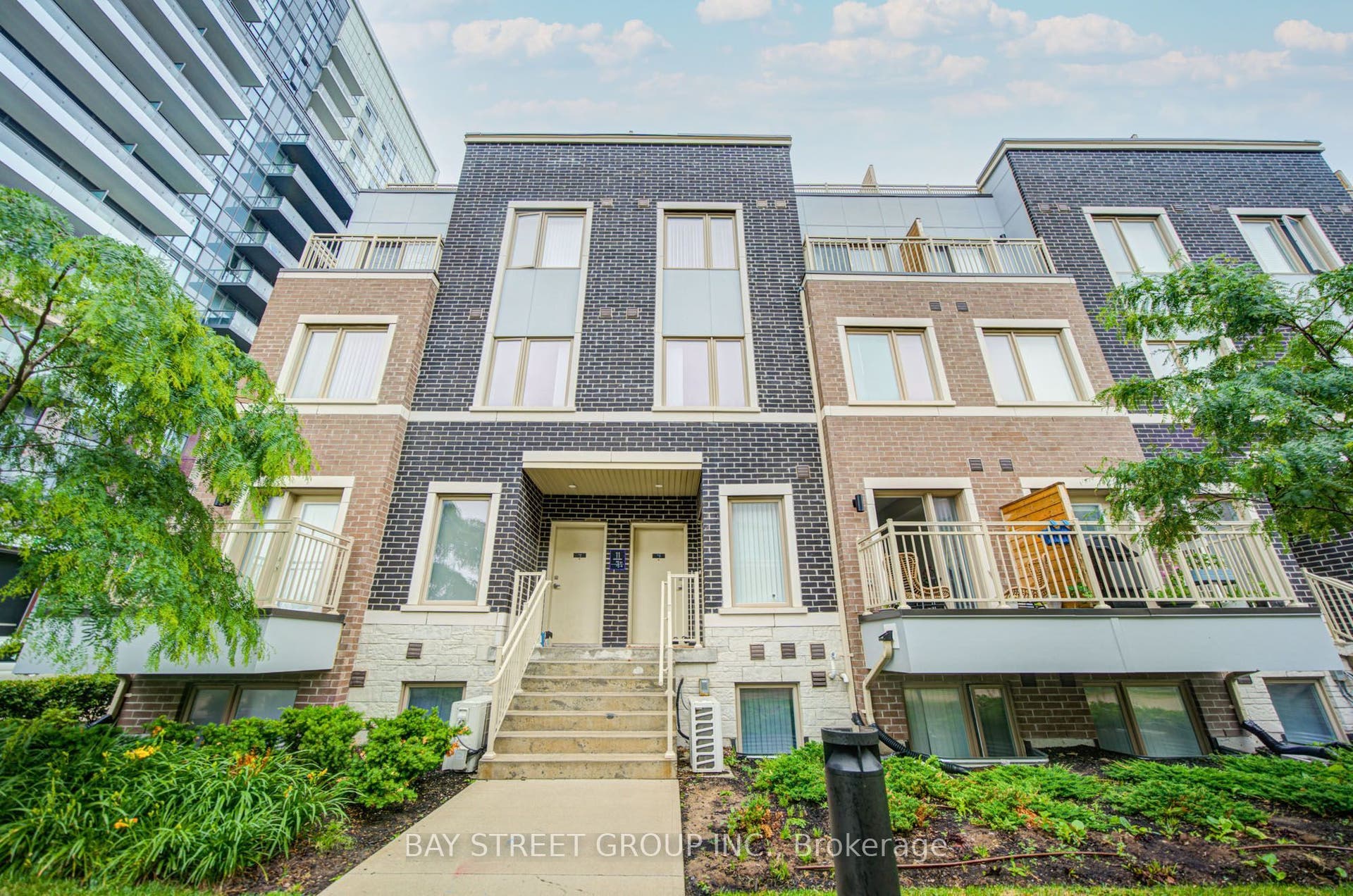 11 Honeycrisp Crescent, #TH3, Vaughan, York ON L4K 0N6