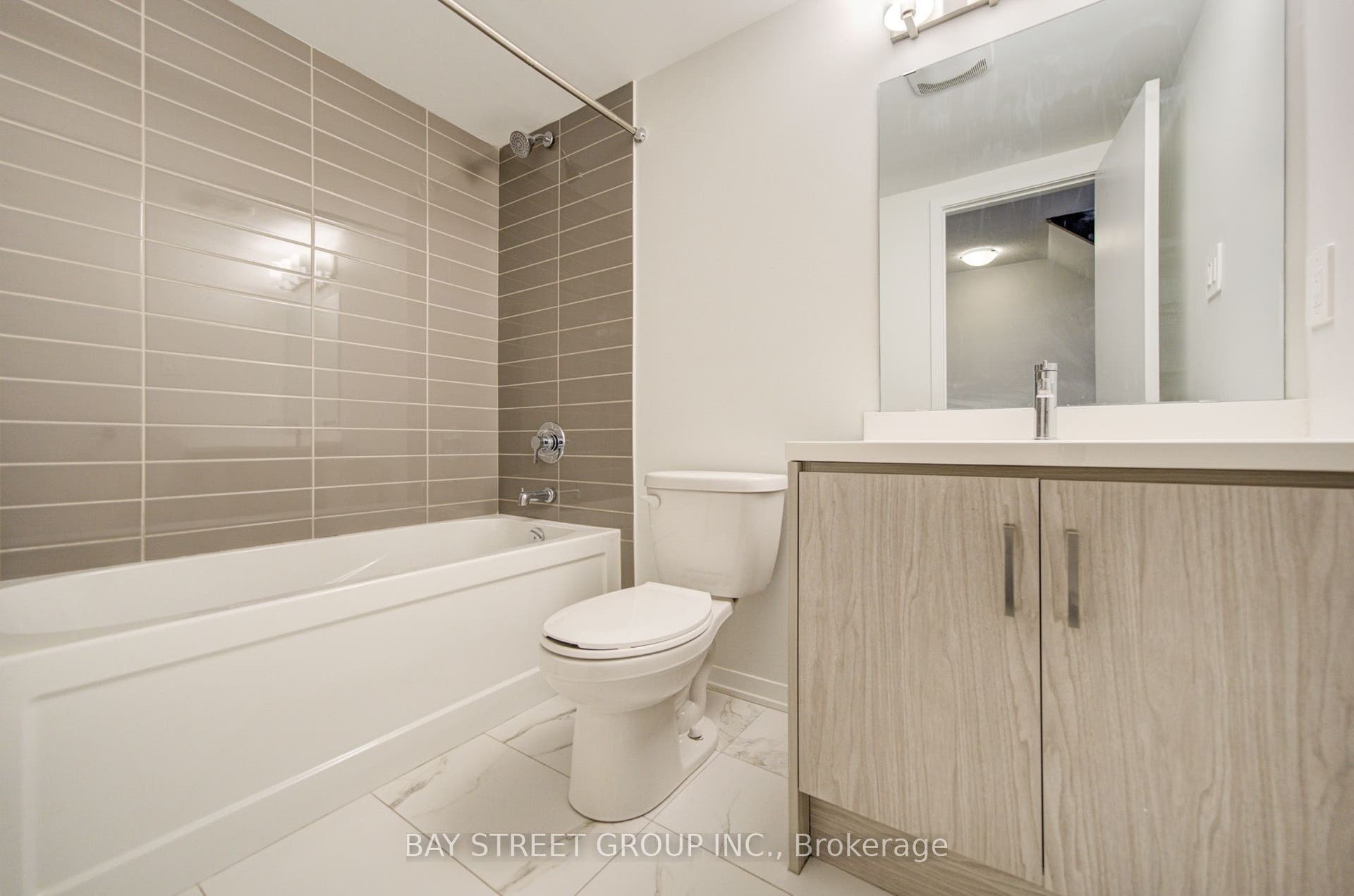 11 Honeycrisp Crescent, #TH3, Vaughan, York ON L4K 0N6