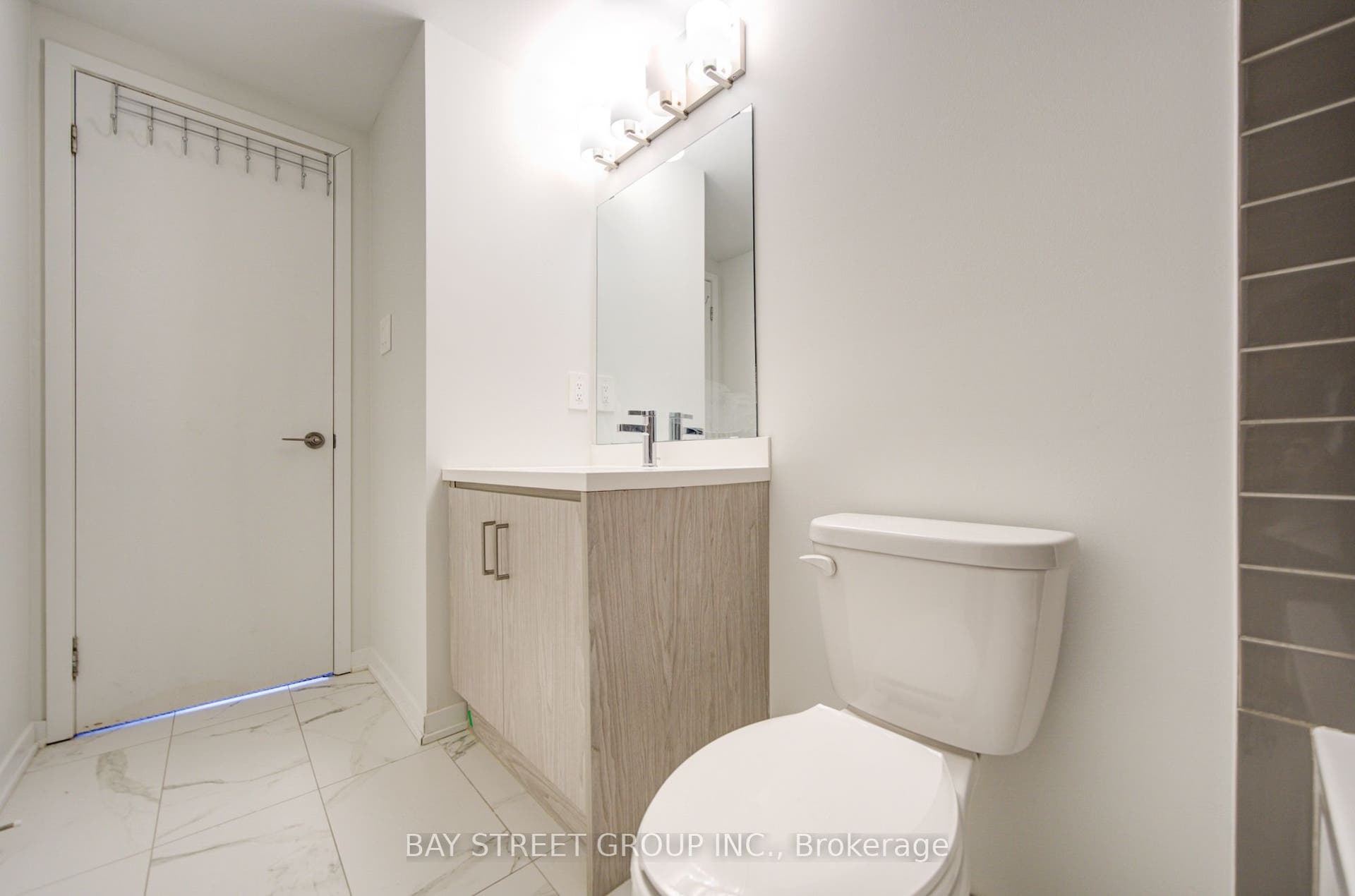 11 Honeycrisp Crescent, #TH3, Vaughan, York ON L4K 0N6