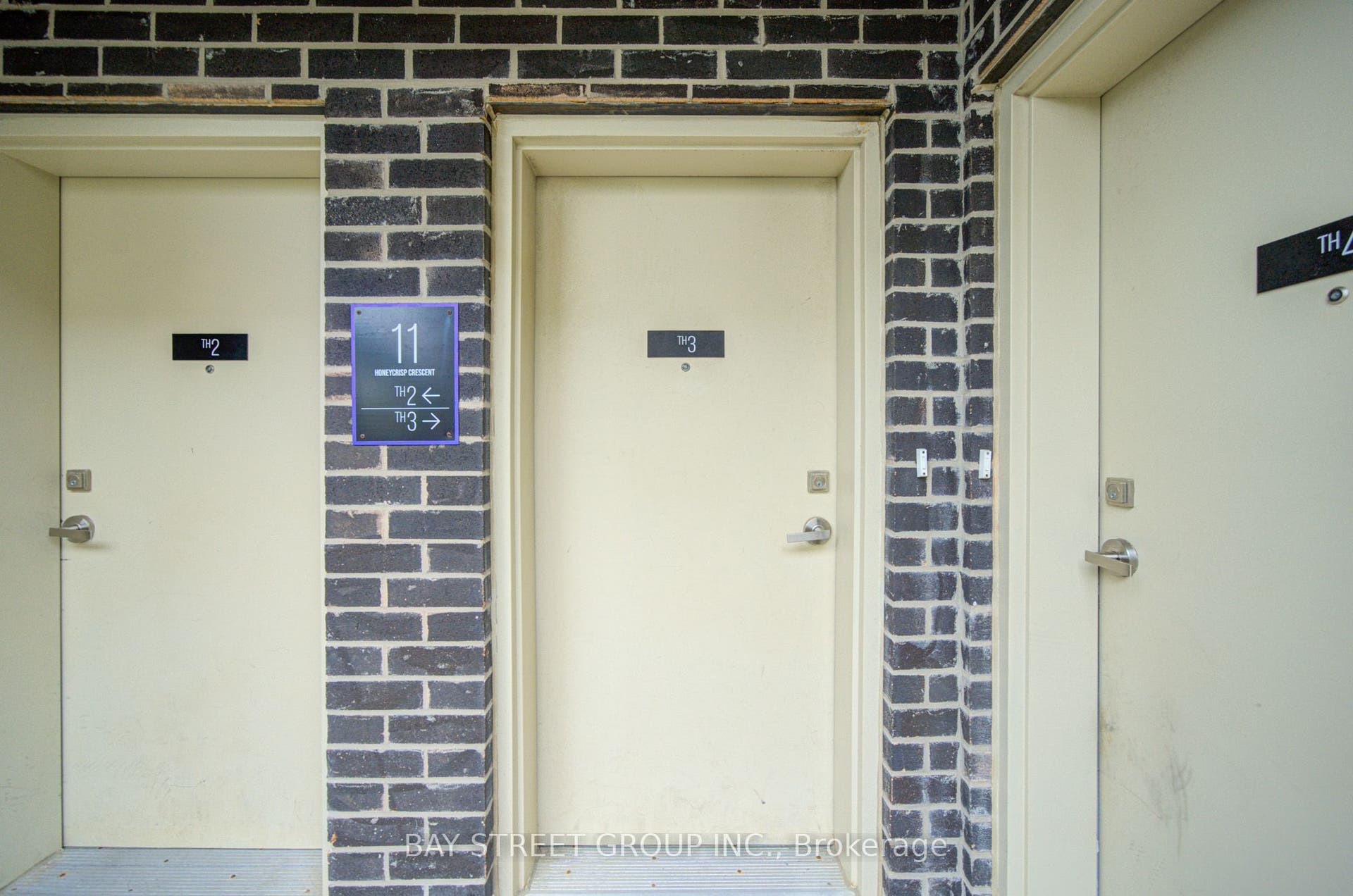 11 Honeycrisp Crescent, #TH3, Vaughan, York ON L4K 0N6