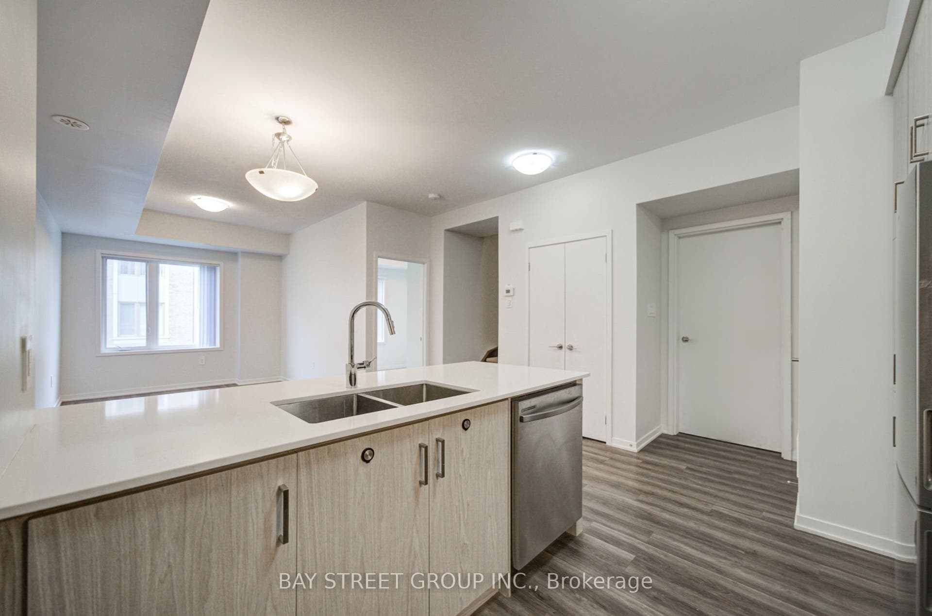 11 Honeycrisp Crescent, #TH3, Vaughan, York ON L4K 0N6