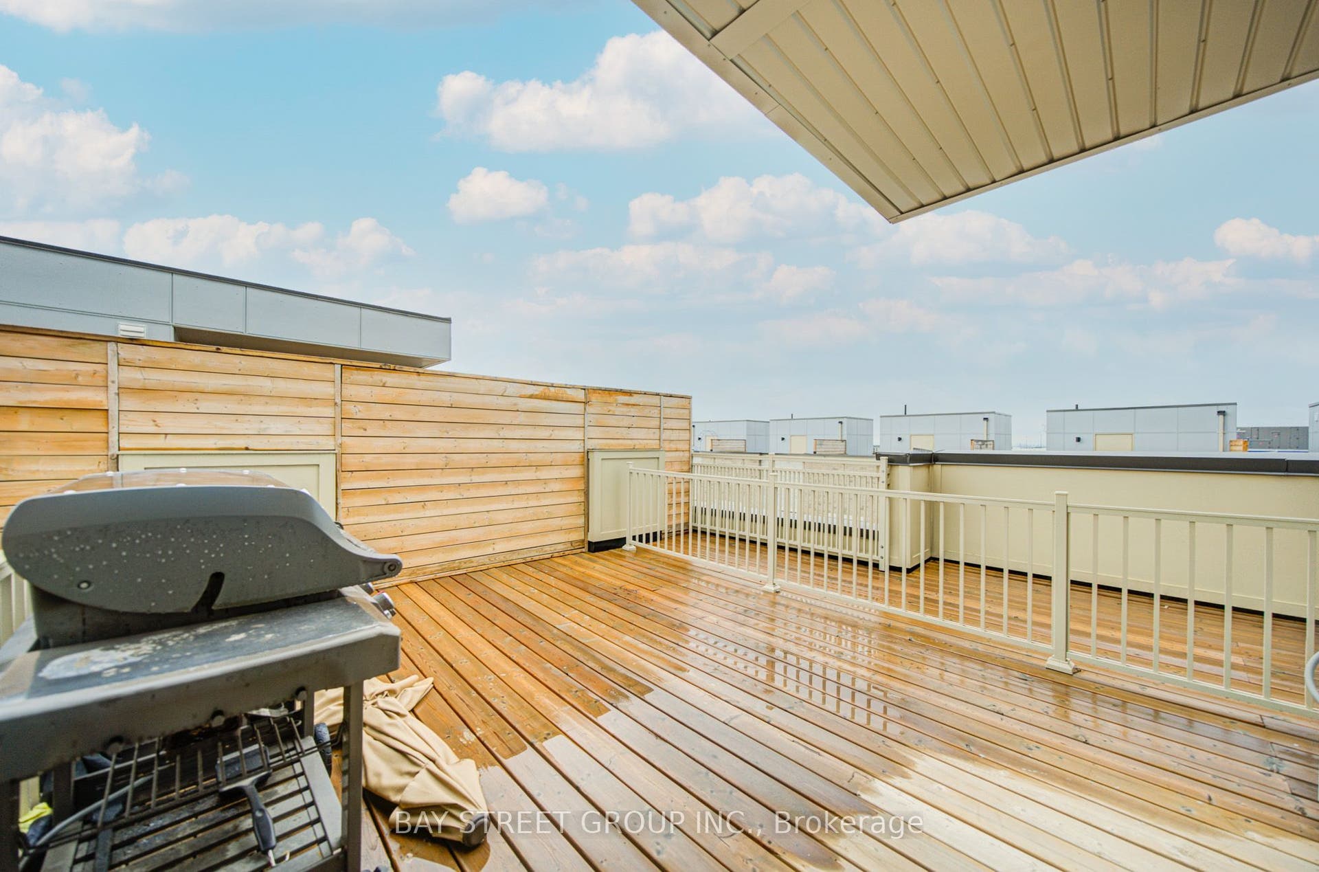11 Honeycrisp Crescent, #TH3, Vaughan, York ON L4K 0N6