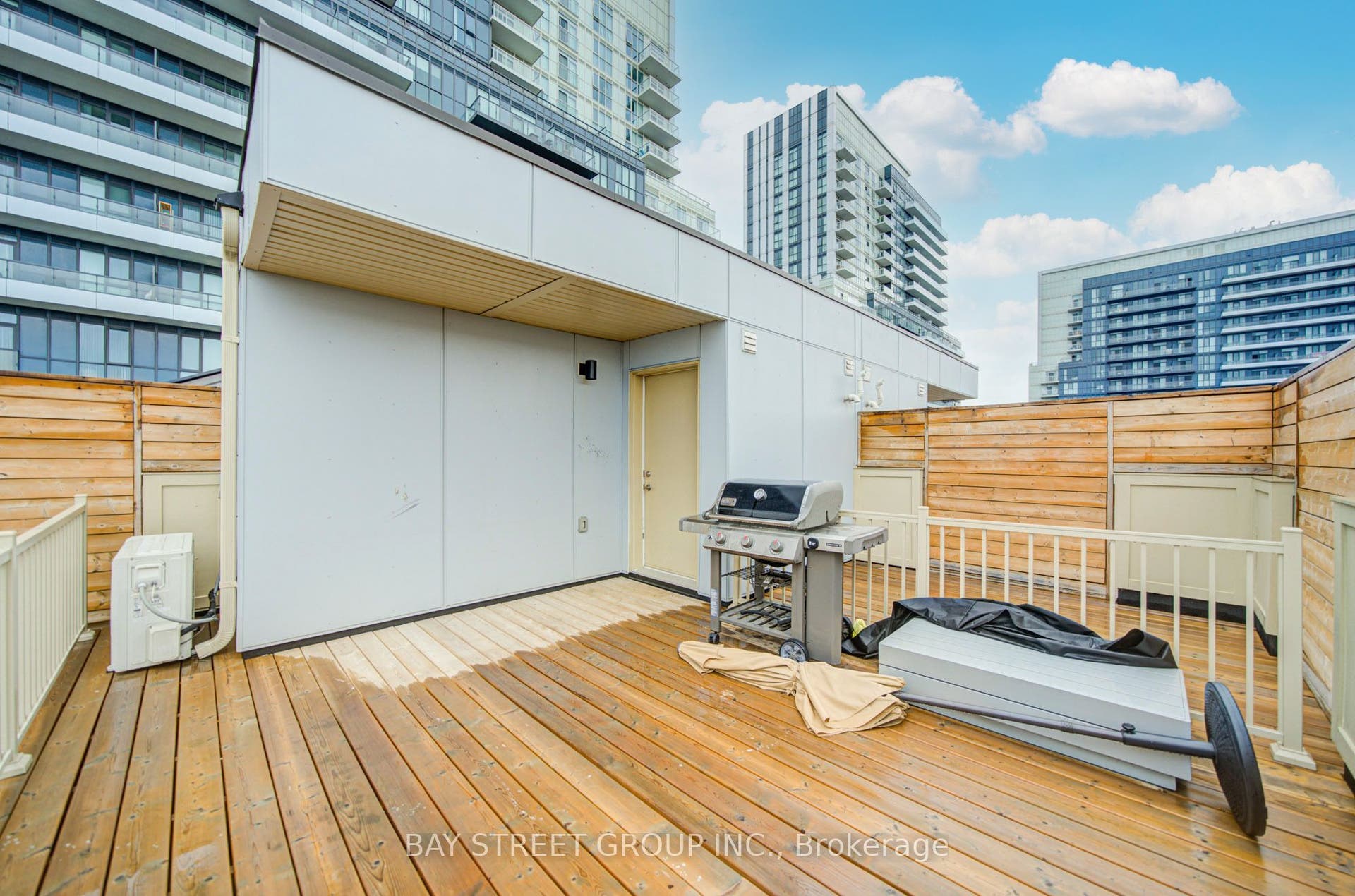 11 Honeycrisp Crescent, #TH3, Vaughan, York ON L4K 0N6