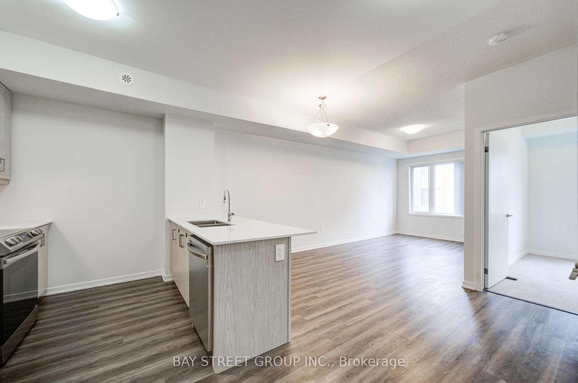 11 Honeycrisp Crescent, #TH3, Vaughan, York ON L4K 0N6