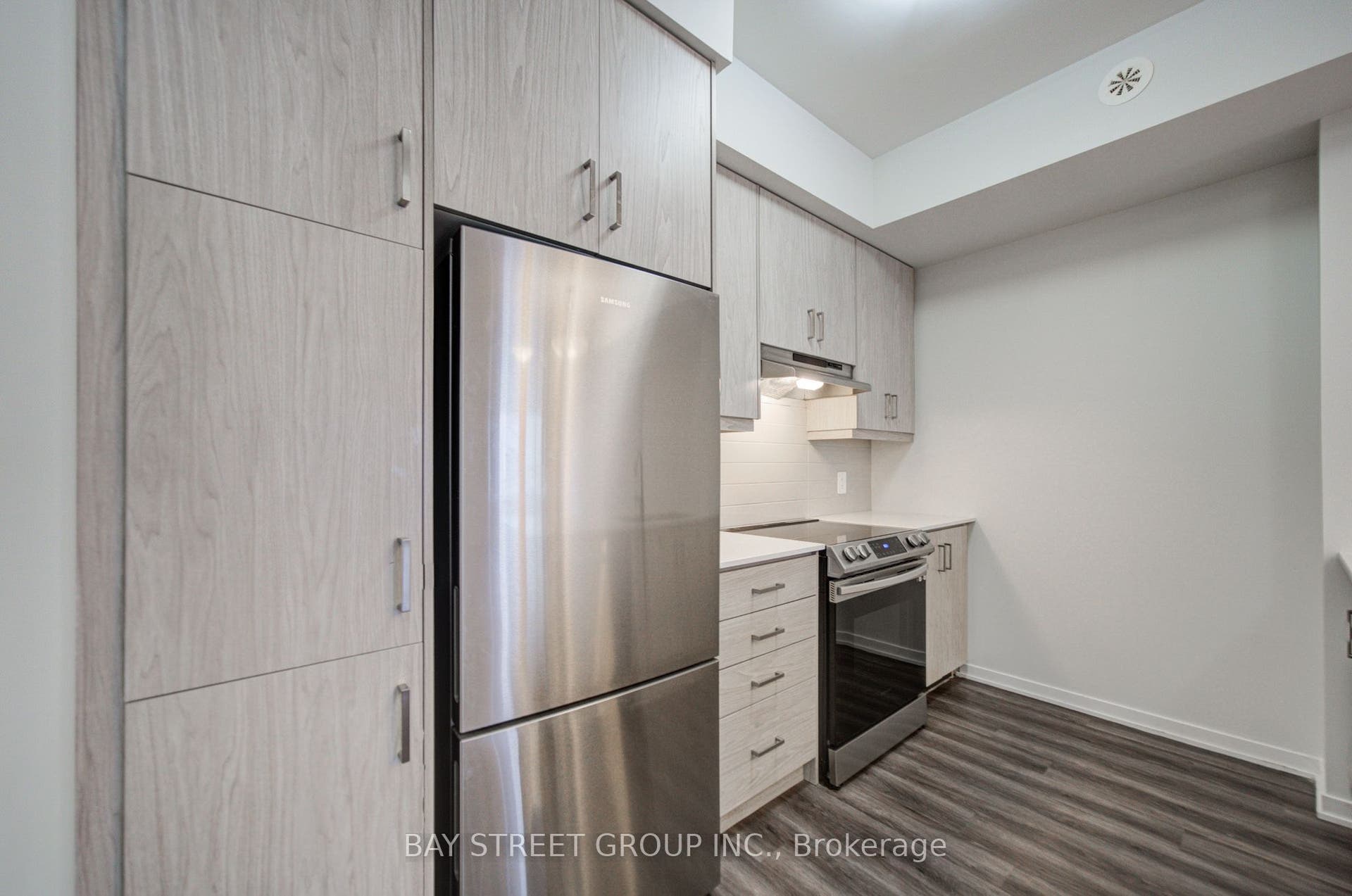 11 Honeycrisp Crescent, #TH3, Vaughan, York ON L4K 0N6