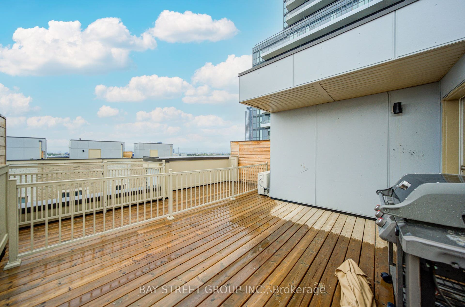 11 Honeycrisp Crescent, #TH3, Vaughan, York ON L4K 0N6