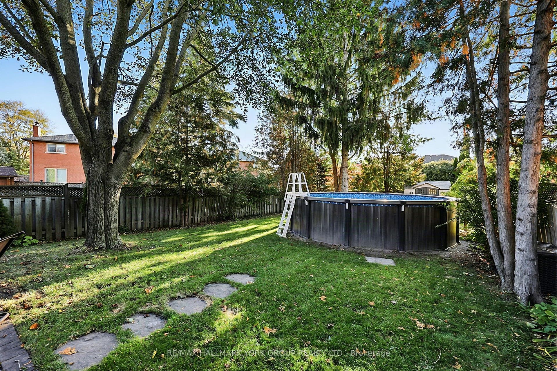 434 Lavas Road, Newmarket, York ON L3Y 8H4