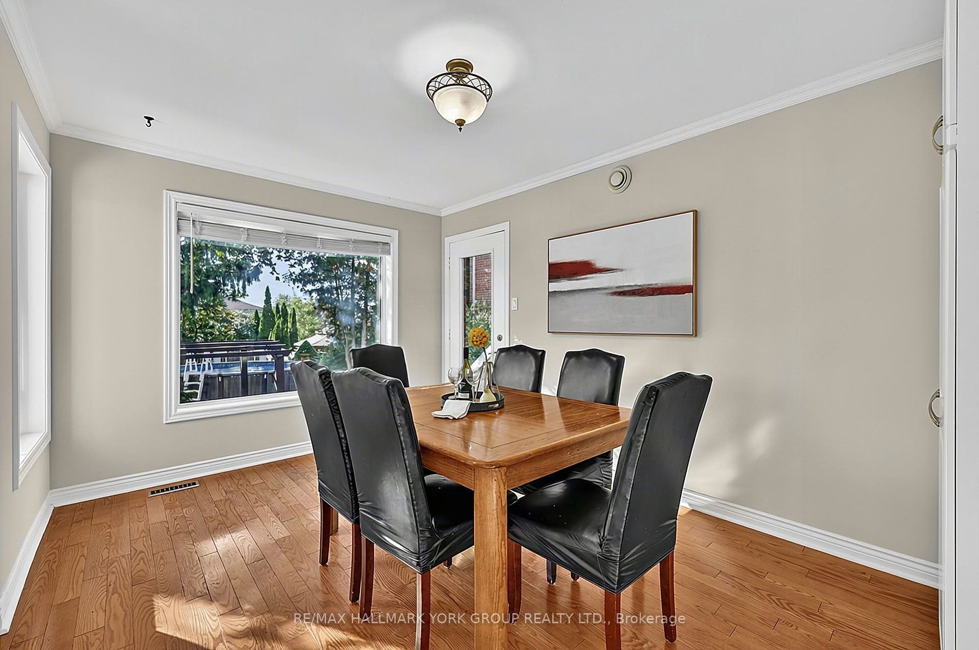 434 Lavas Road, Newmarket, York ON L3Y 8H4
