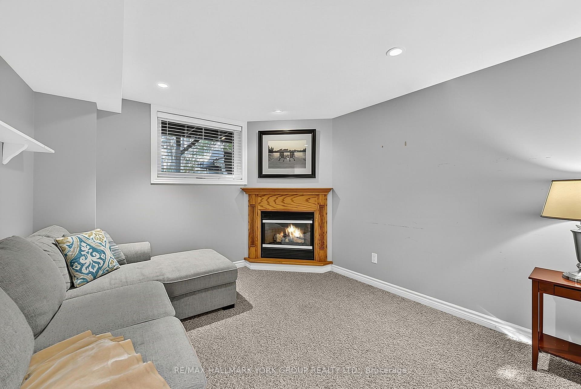 434 Lavas Road, Newmarket, York ON L3Y 8H4