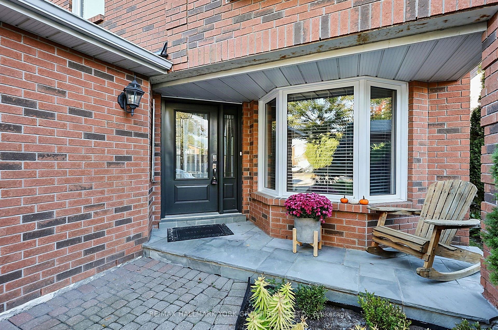 434 Lavas Road, Newmarket, York ON L3Y 8H4