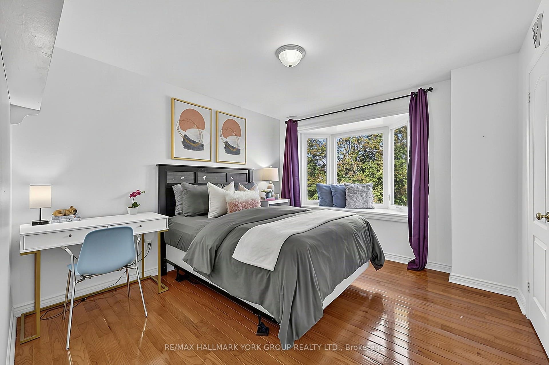 434 Lavas Road, Newmarket, York ON L3Y 8H4