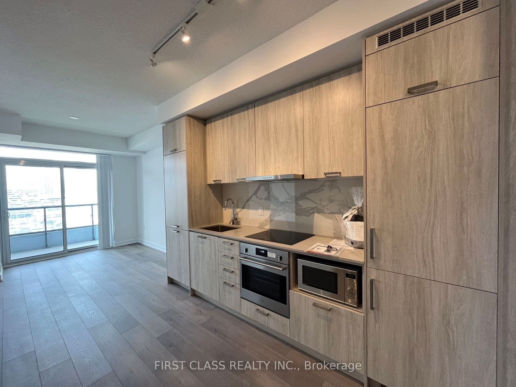 38 Honeycrisp Crescent, #2012, Vaughan, York ON L4K 0M8