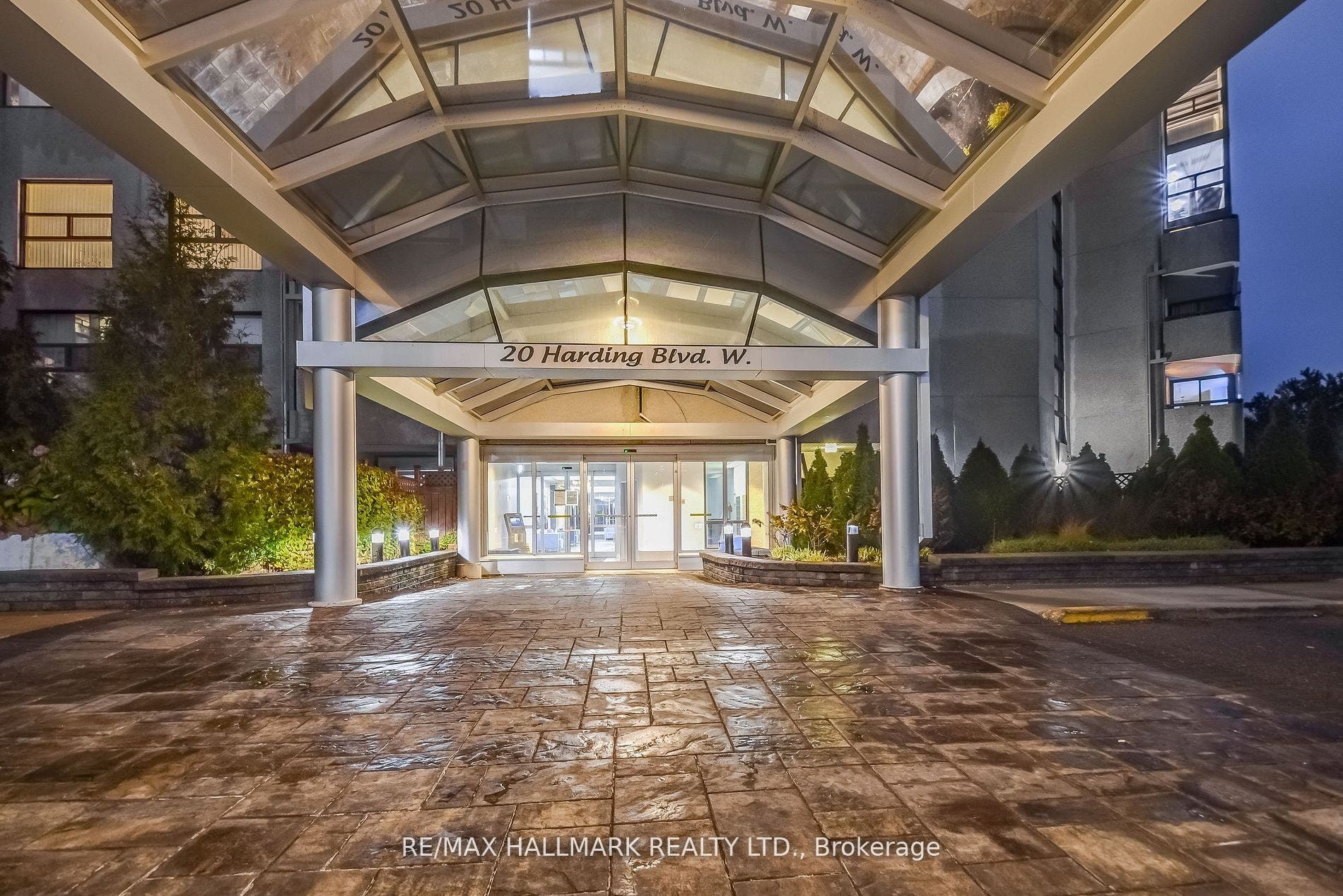 20 Harding Boulevard W, #1211, Richmond Hill, York ON L4C 9S4