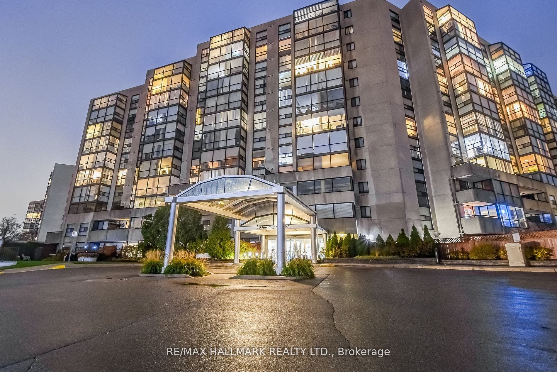 20 Harding Boulevard W, #1211, Richmond Hill, York ON L4C 9S4