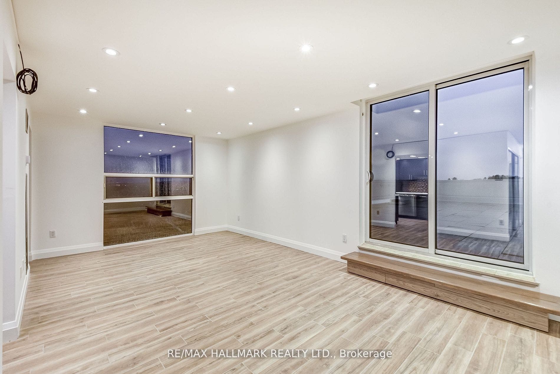 20 Harding Boulevard W, #1211, Richmond Hill, York ON L4C 9S4