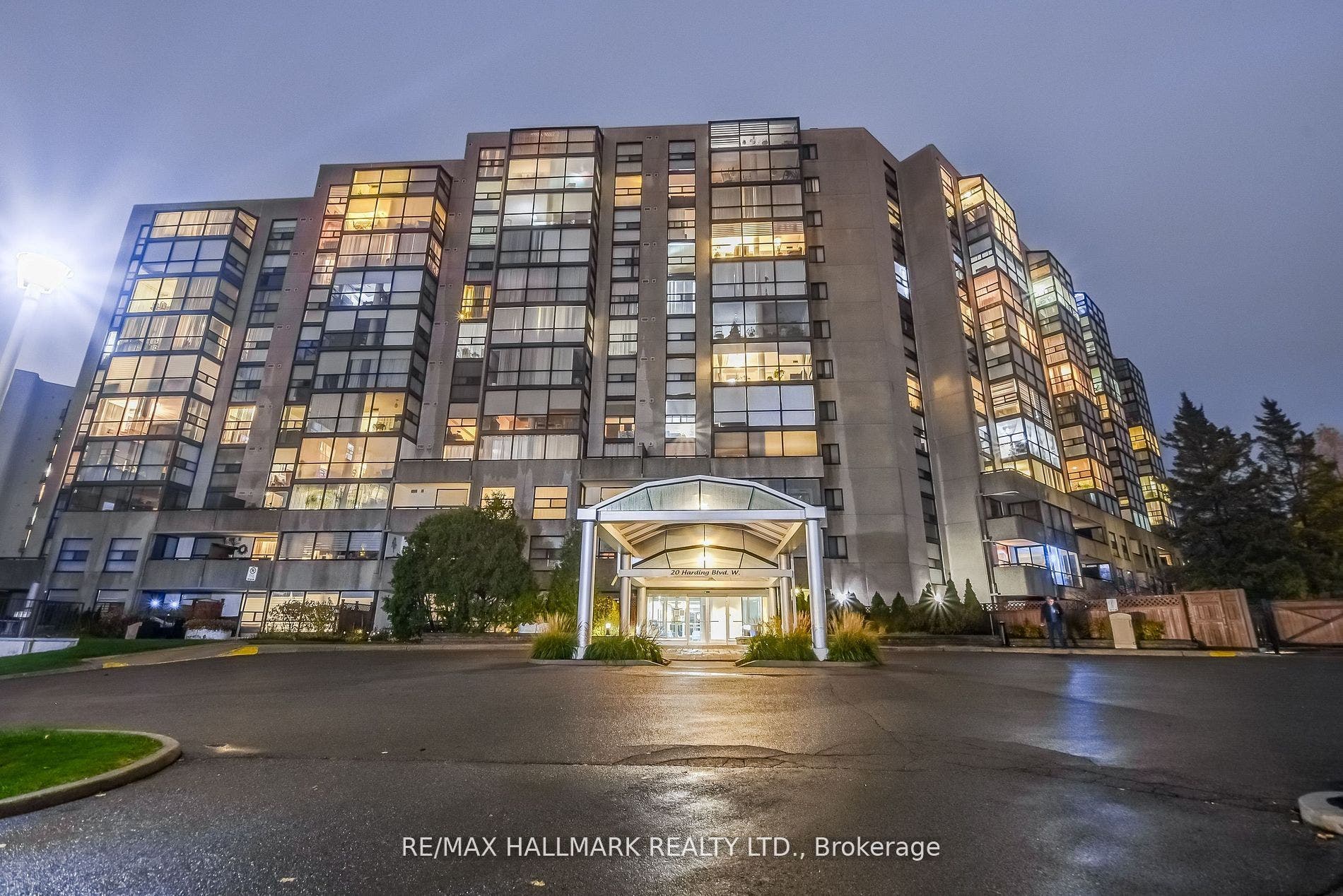 20 Harding Boulevard W, #1211, Richmond Hill, York ON L4C 9S4