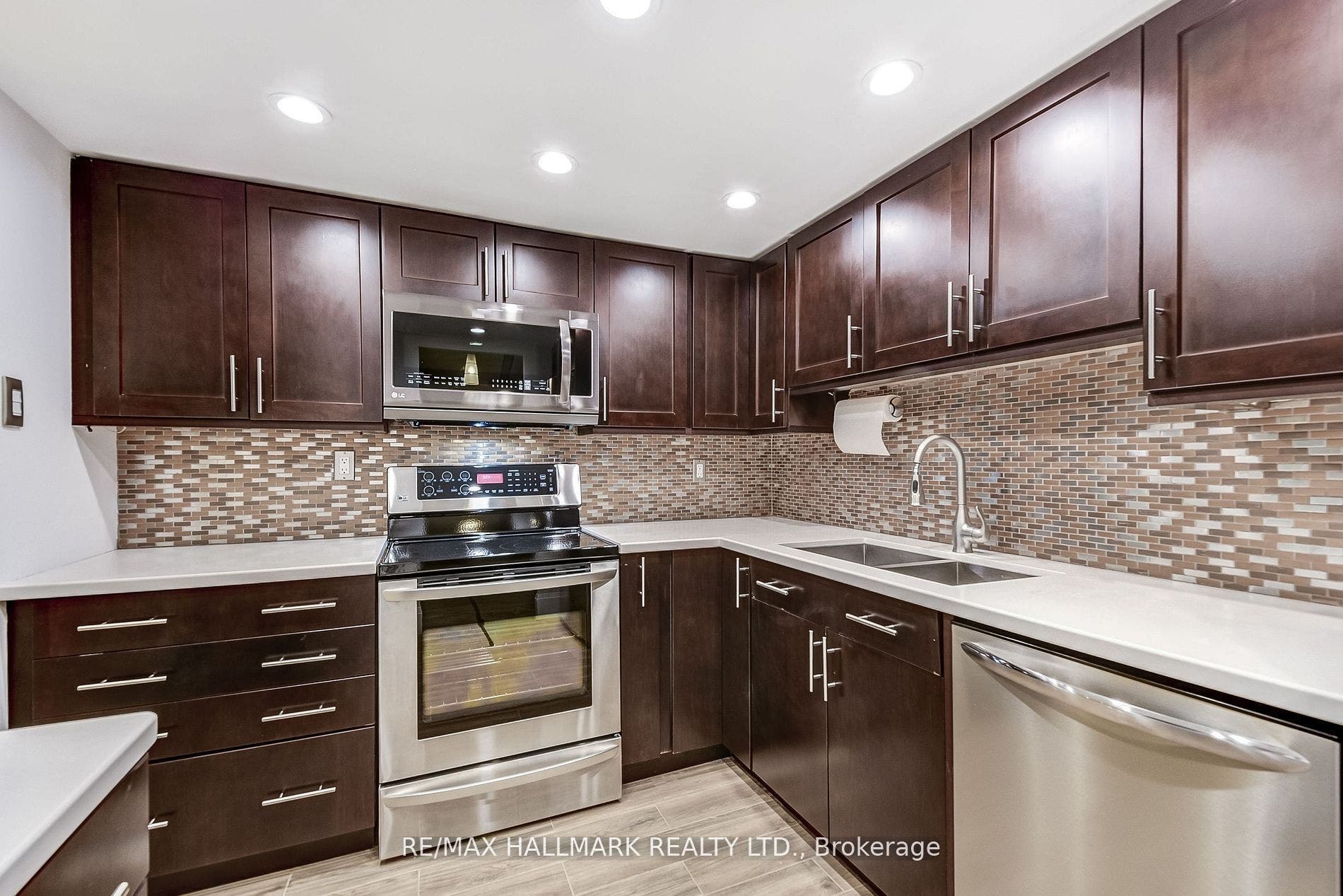 20 Harding Boulevard W, #1211, Richmond Hill, York ON L4C 9S4