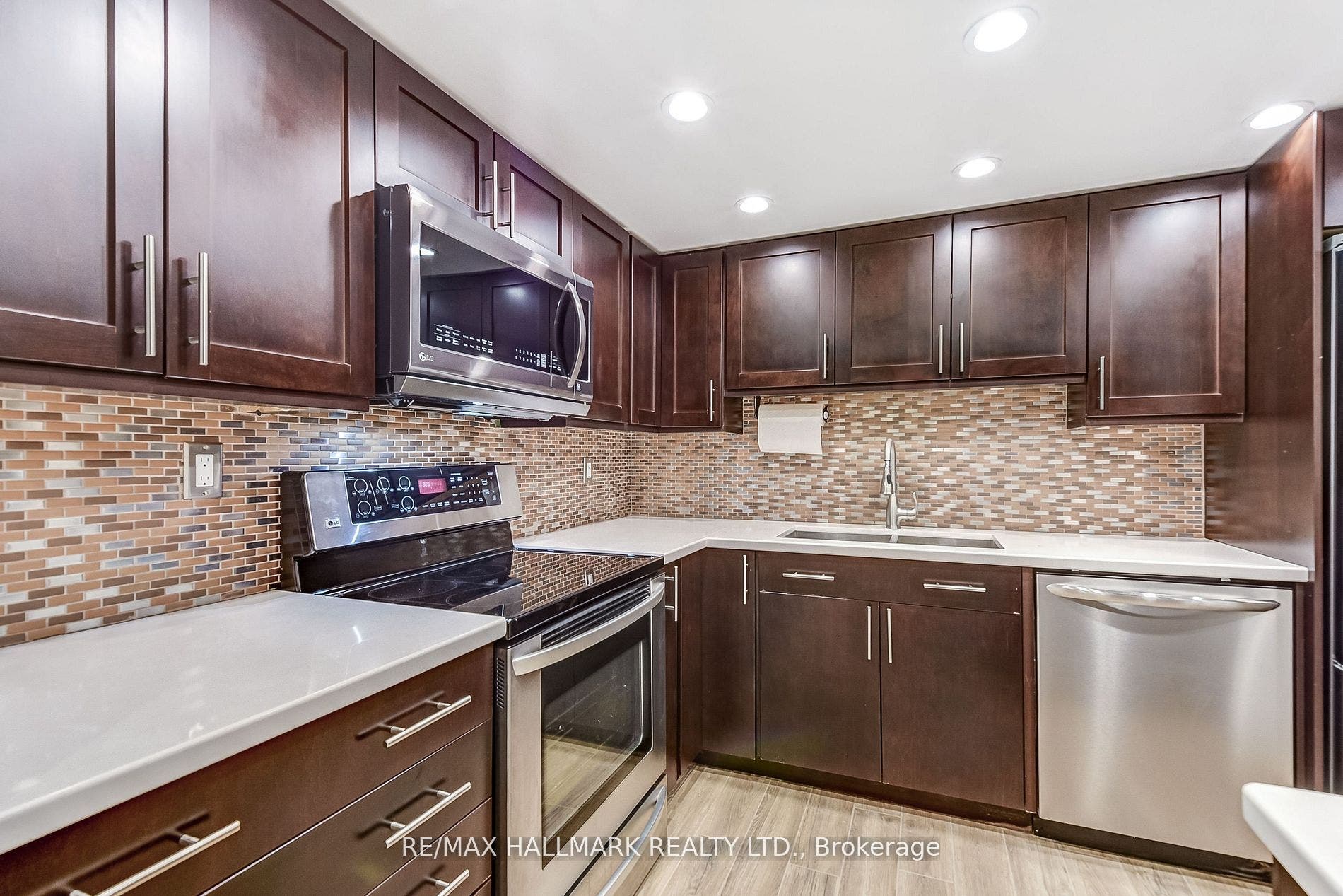 20 Harding Boulevard W, #1211, Richmond Hill, York ON L4C 9S4