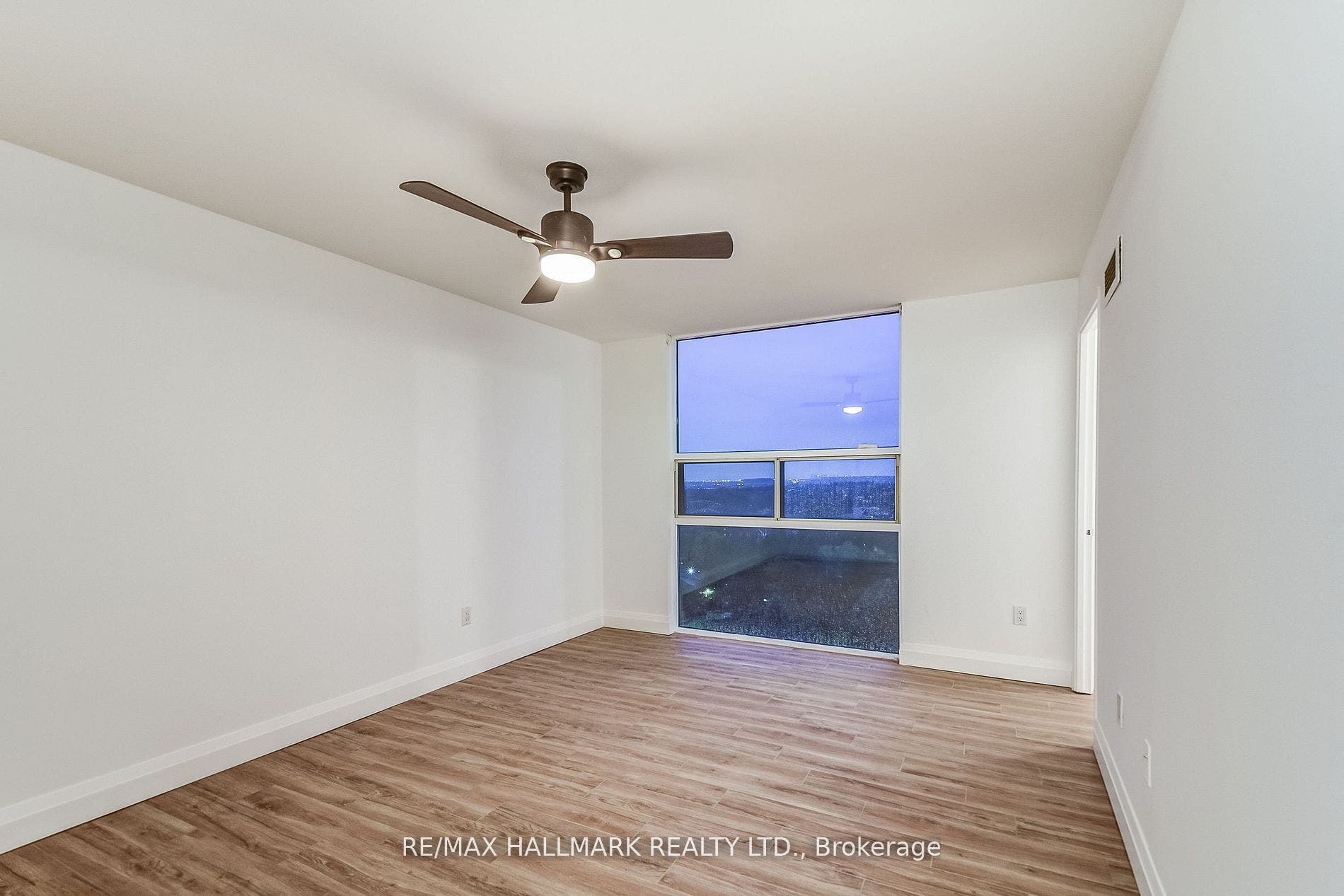 20 Harding Boulevard W, #1211, Richmond Hill, York ON L4C 9S4