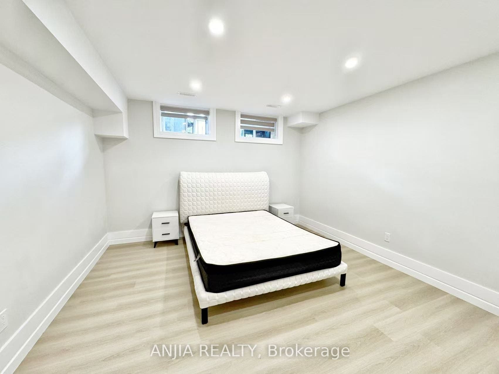 21 Sherwood Forest Drive, Markham, York ON L3P 1P5