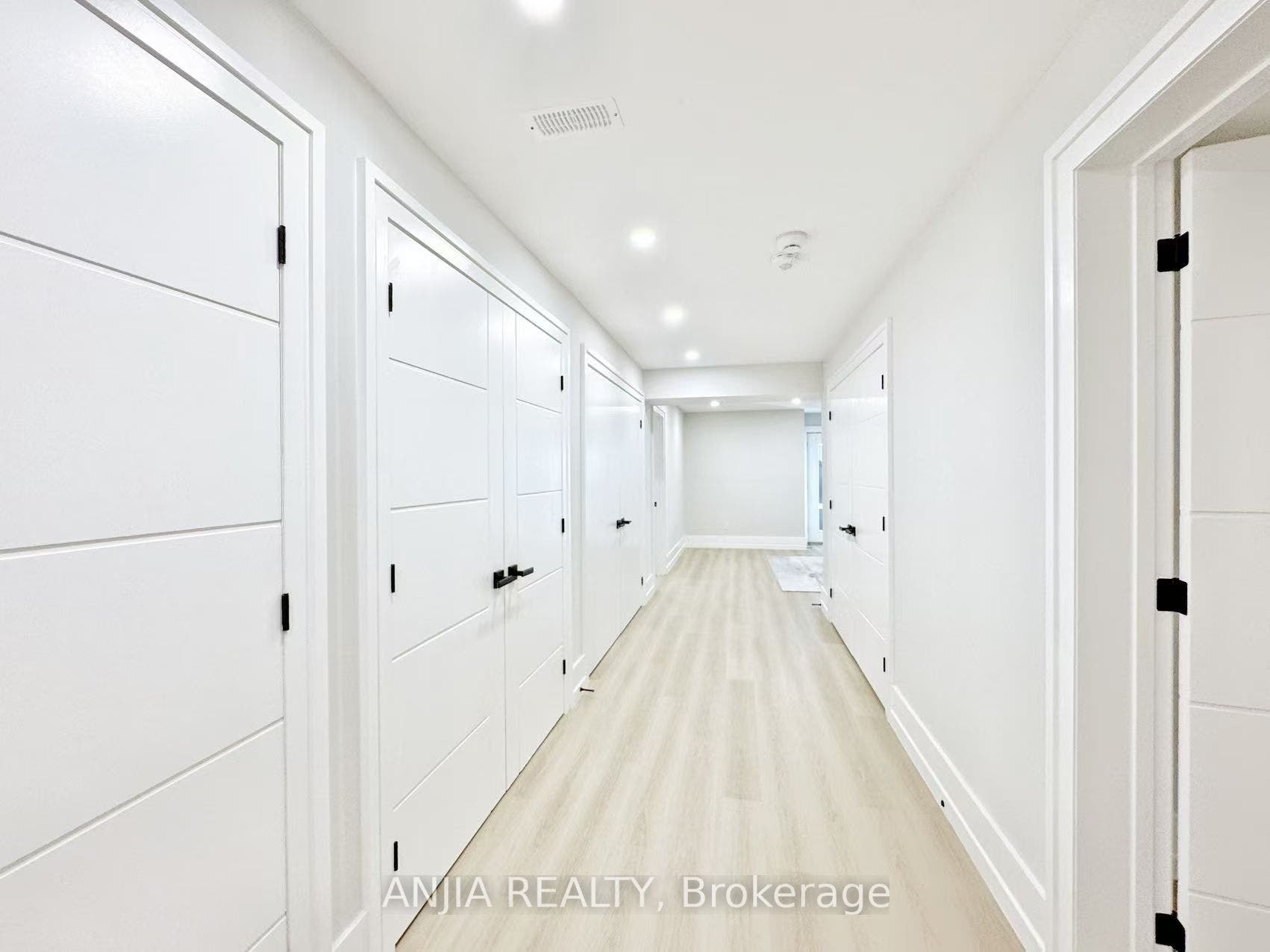 21 Sherwood Forest Drive, Markham, York ON L3P 1P5