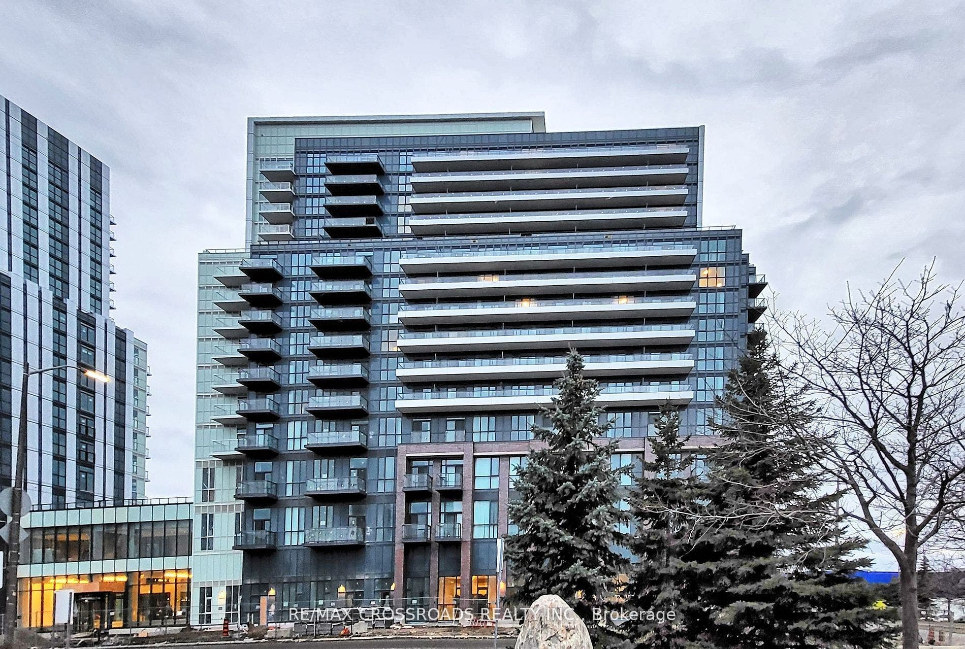 38 Honeycrisp Crescent, #2117, Vaughan, York ON L4K 0M8