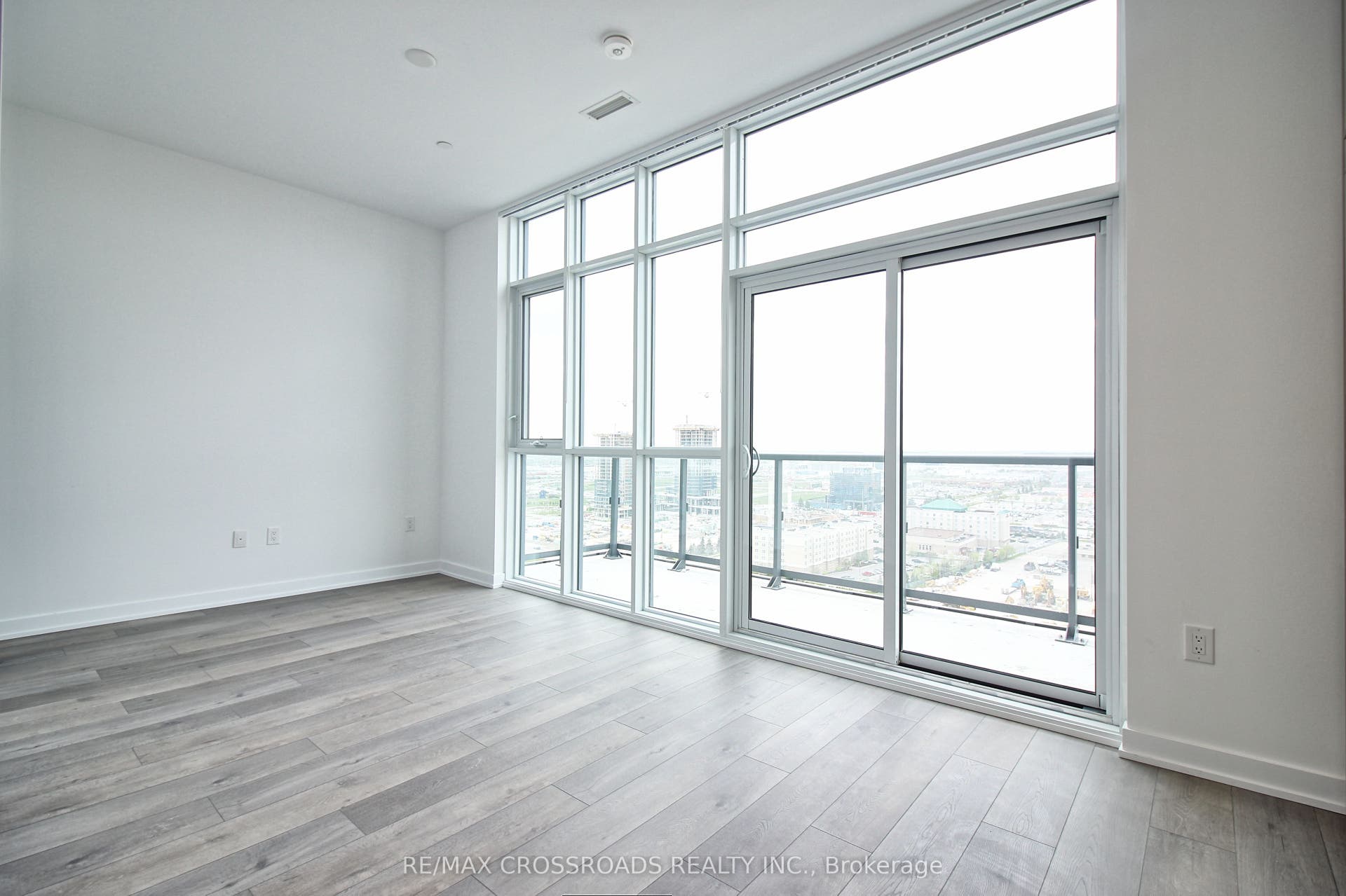 38 Honeycrisp Crescent, #2117, Vaughan, York ON L4K 0M8