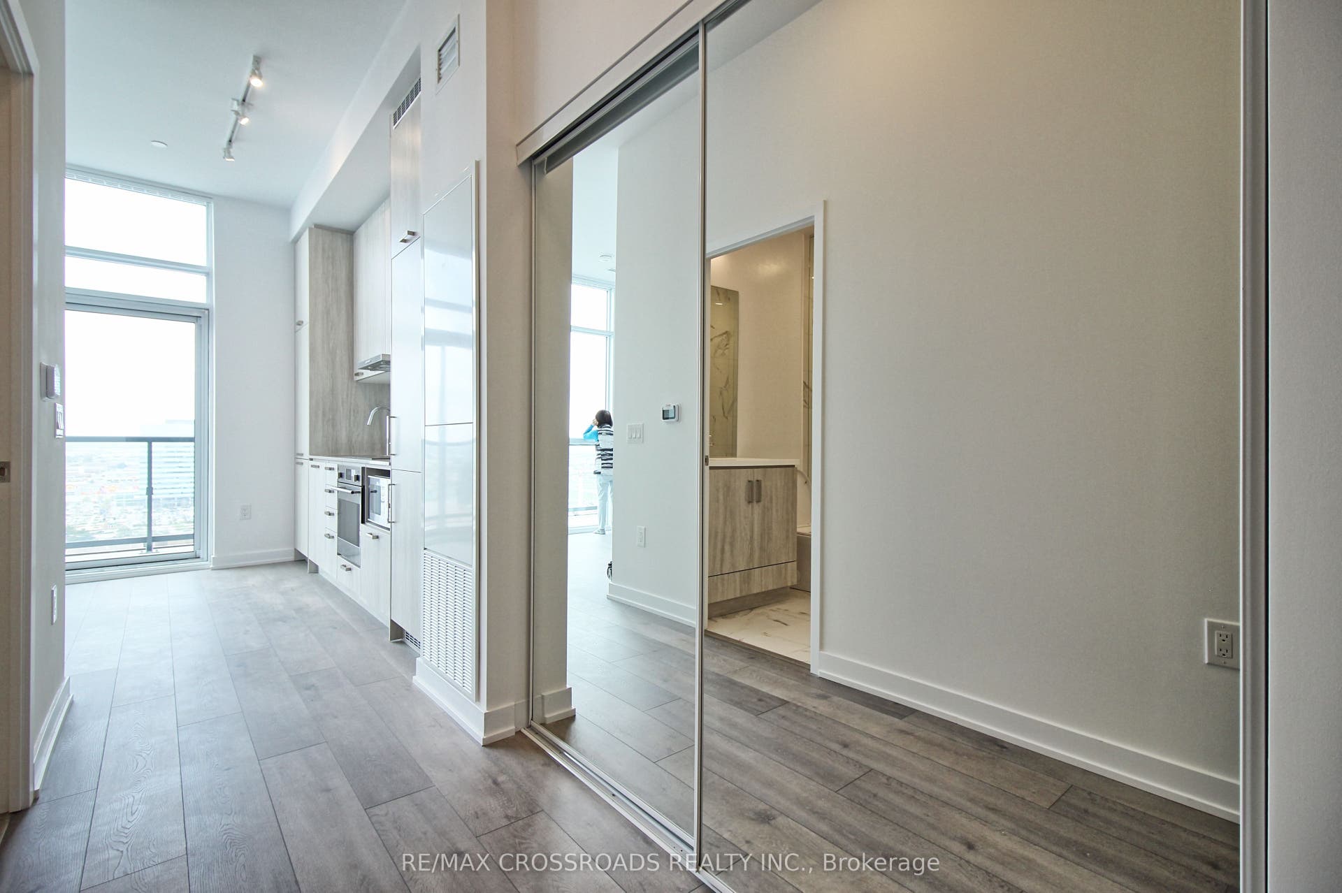 38 Honeycrisp Crescent, #2117, Vaughan, York ON L4K 0M8