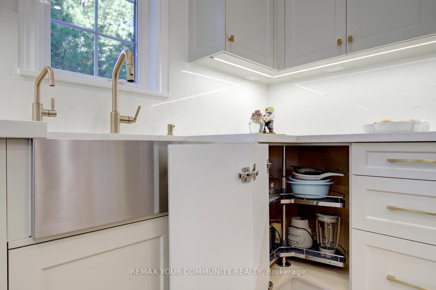 214 Selwyn Road, Richmond Hill, York ON L4E 0A6