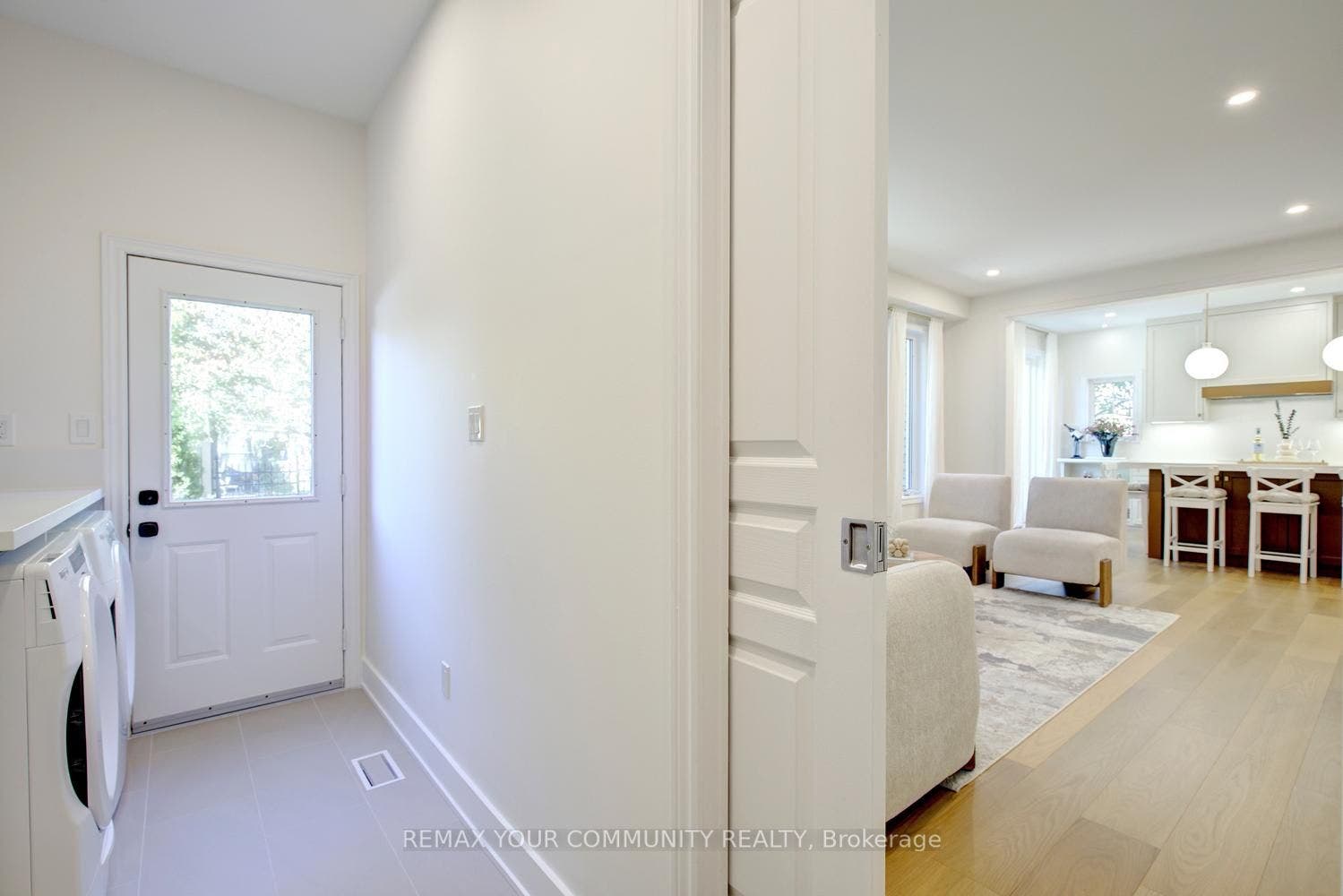 214 Selwyn Road, Richmond Hill, York ON L4E 0A6