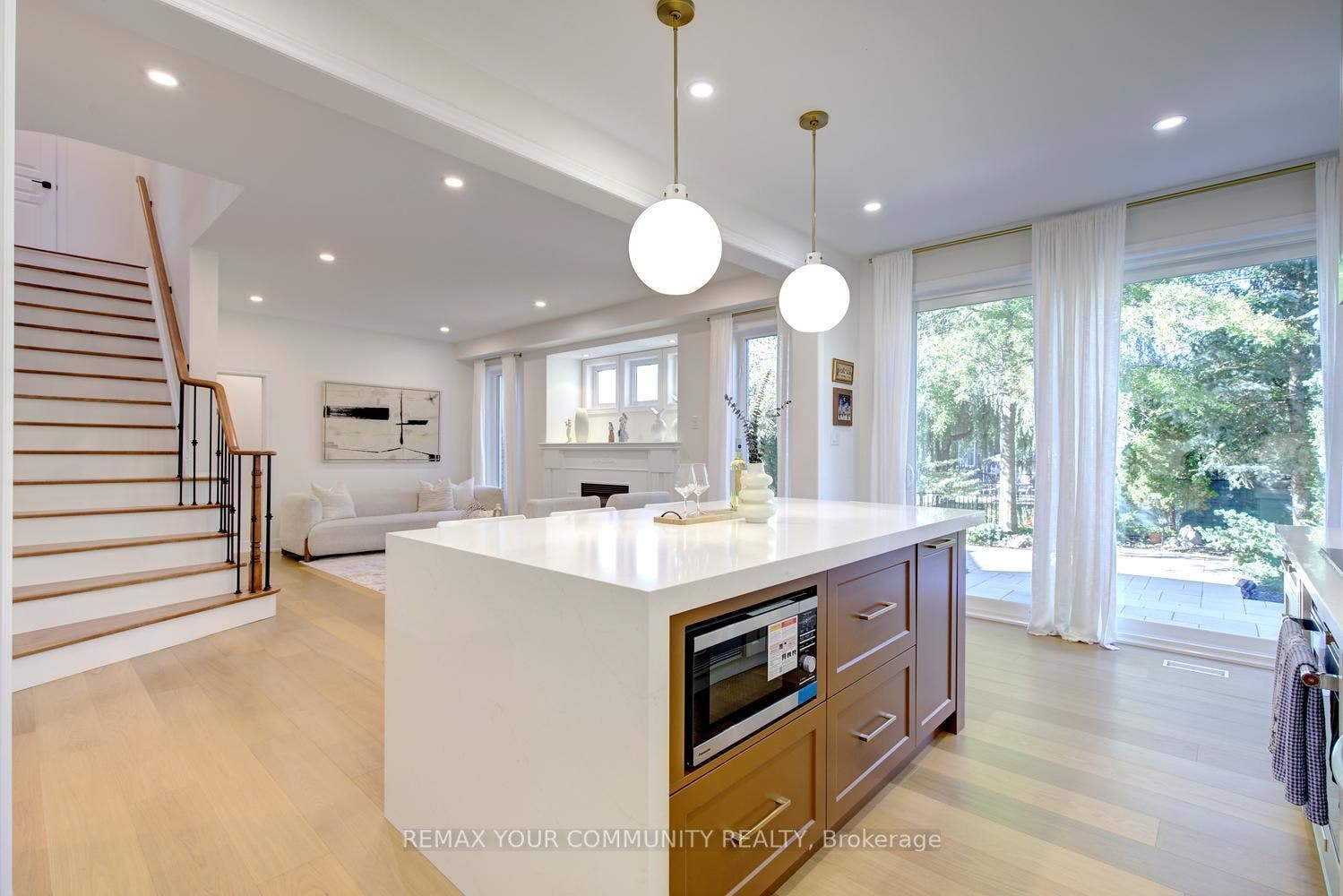 214 Selwyn Road, Richmond Hill, York ON L4E 0A6