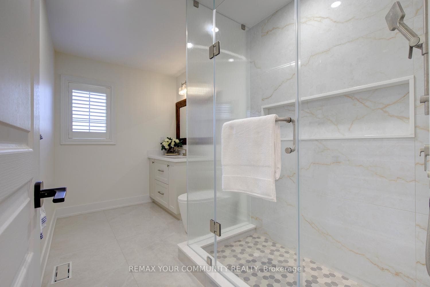 214 Selwyn Road, Richmond Hill, York ON L4E 0A6