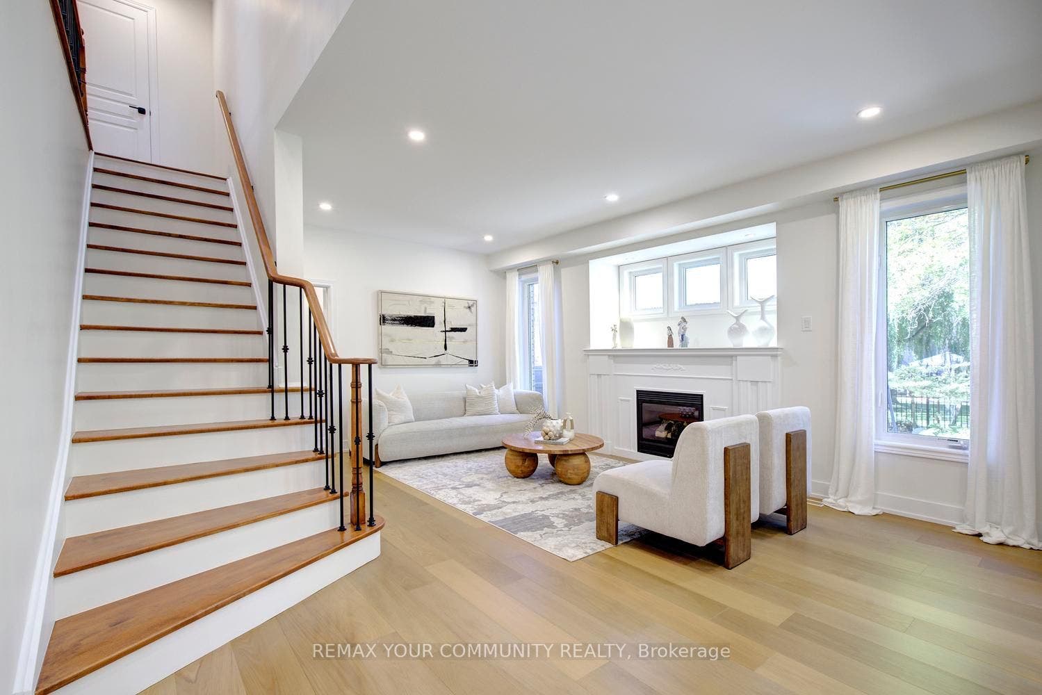 214 Selwyn Road, Richmond Hill, York ON L4E 0A6