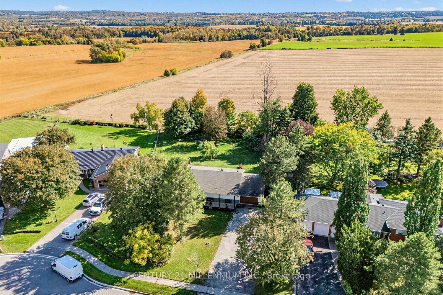 35 Cloverhill Crescent, Innisfil, Simcoe ON L0L 1L0