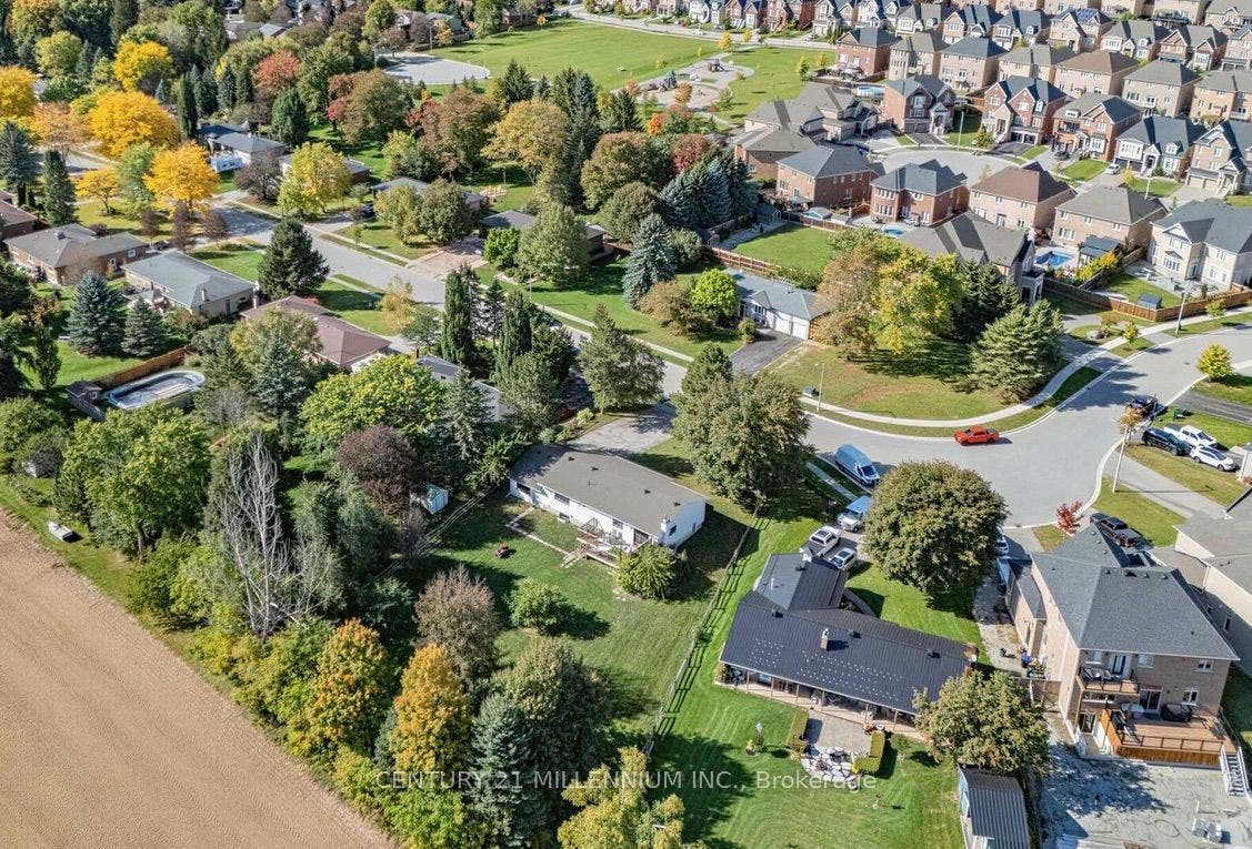 35 Cloverhill Crescent, Innisfil, Simcoe ON L0L 1L0