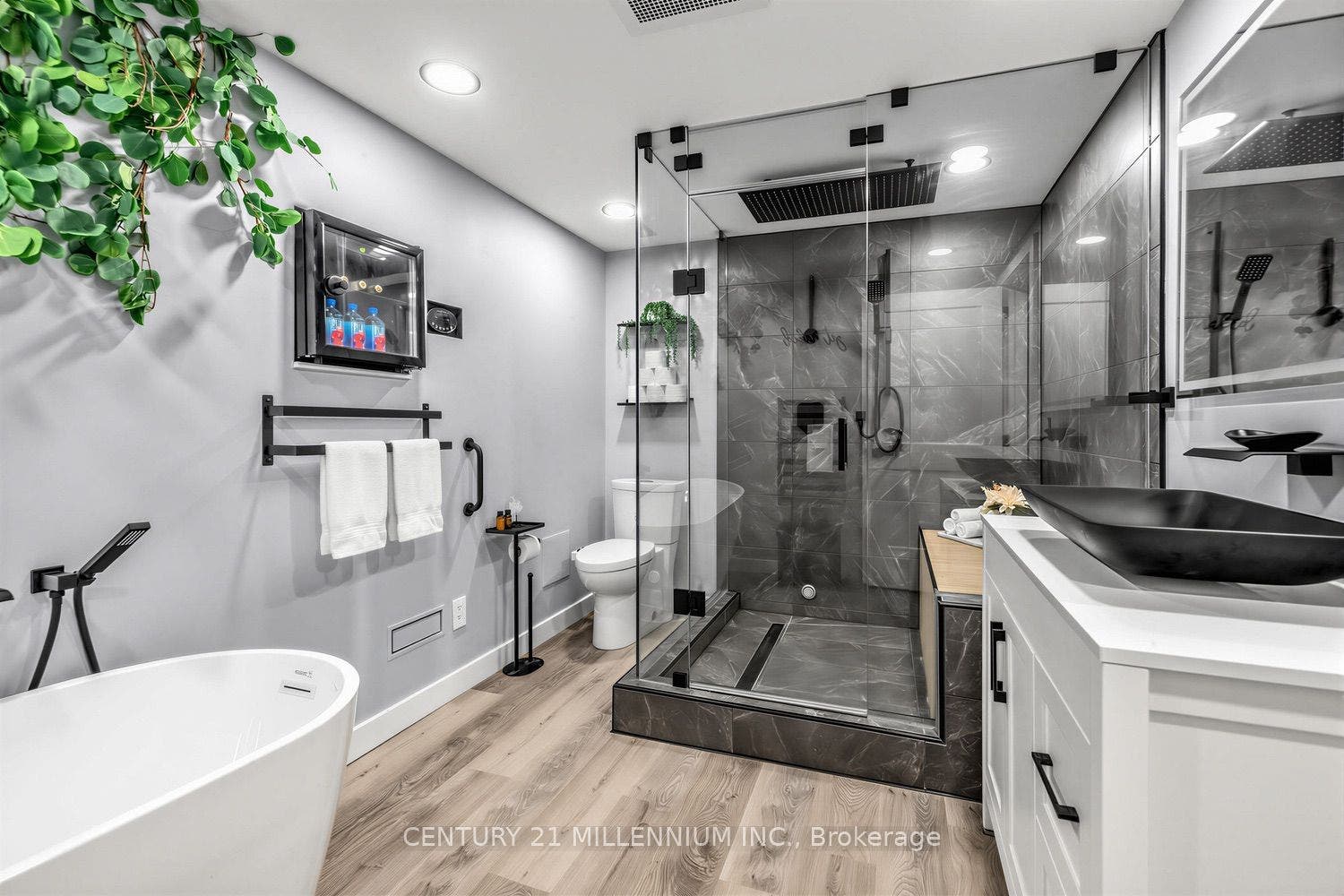 35 Cloverhill Crescent, Innisfil, Simcoe ON L0L 1L0