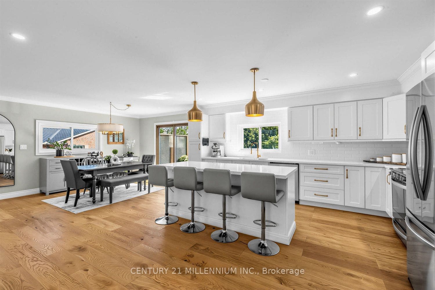 35 Cloverhill Crescent, Innisfil, Simcoe ON L0L 1L0