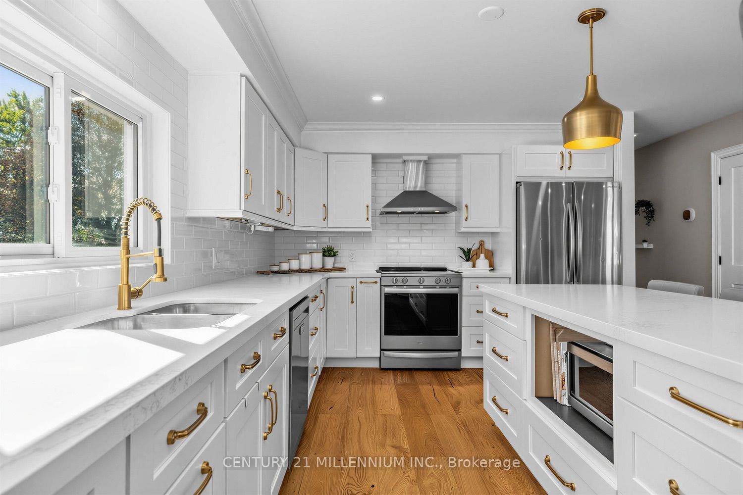 35 Cloverhill Crescent, Innisfil, Simcoe ON L0L 1L0