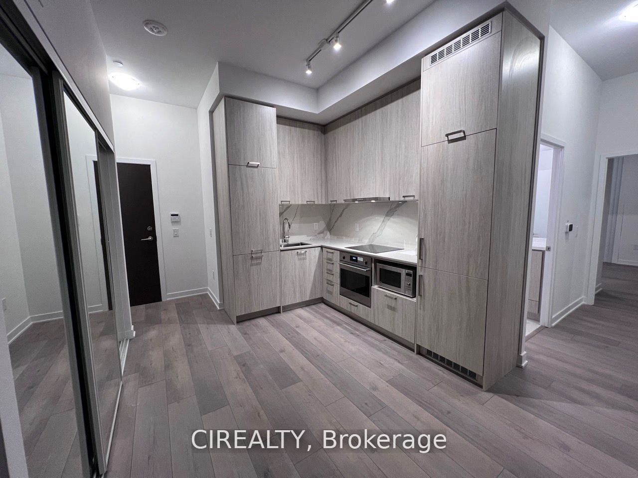 38 Honeycrisp Crescent, #210, Vaughan, York ON L4K 0M8